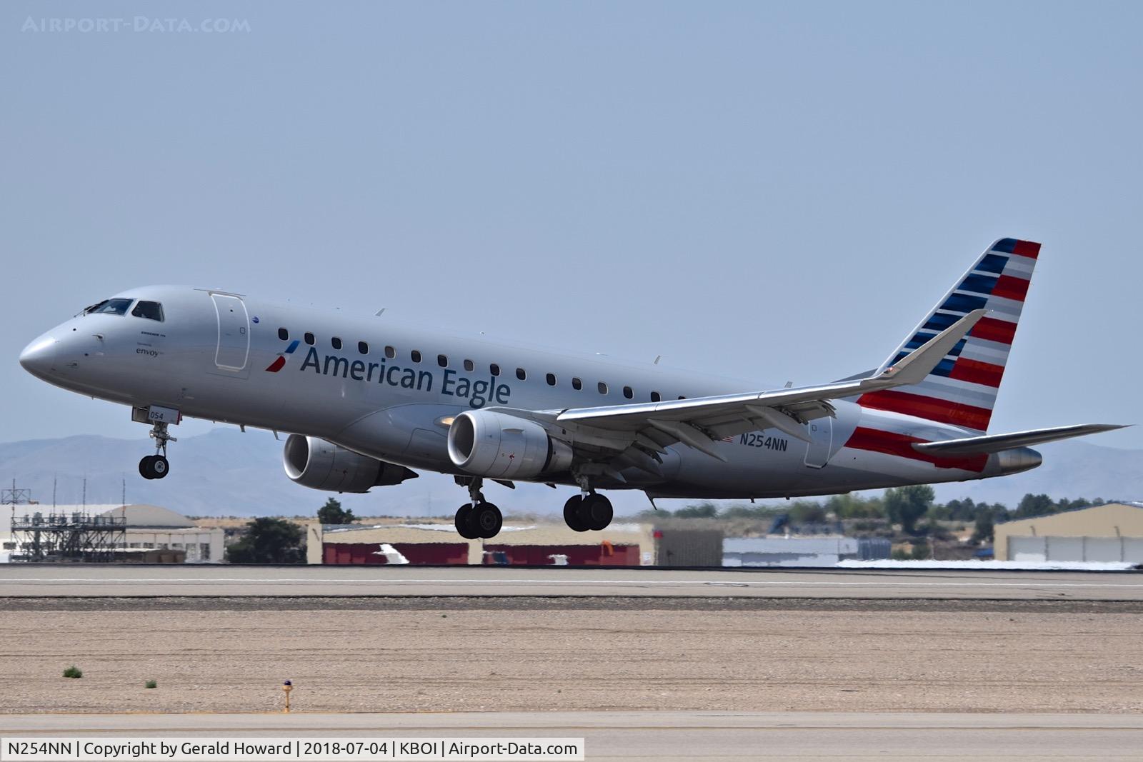 N254NN, 2017 Embraer 175LR (ERJ-170-200LR) C/N 17000650, Landing RWY 10L.