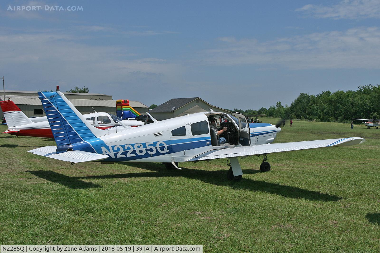 N2285Q, 1977 Piper PA-28R-201 Cherokee Arrow III C/N 28R-7737032, At the 2018 Flying Tigers fly-in - Paris, TX