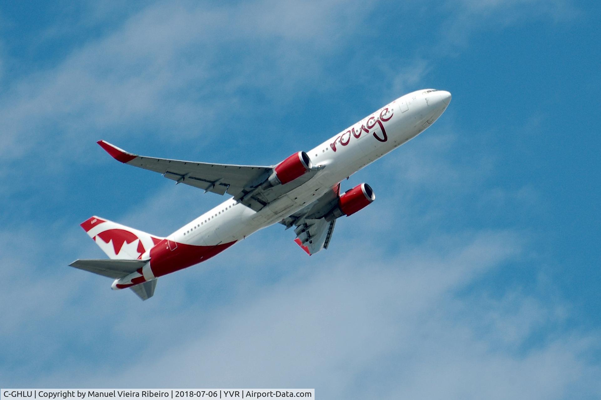 C-GHLU, 2001 Boeing 767-333 C/N 30851, YVR departure