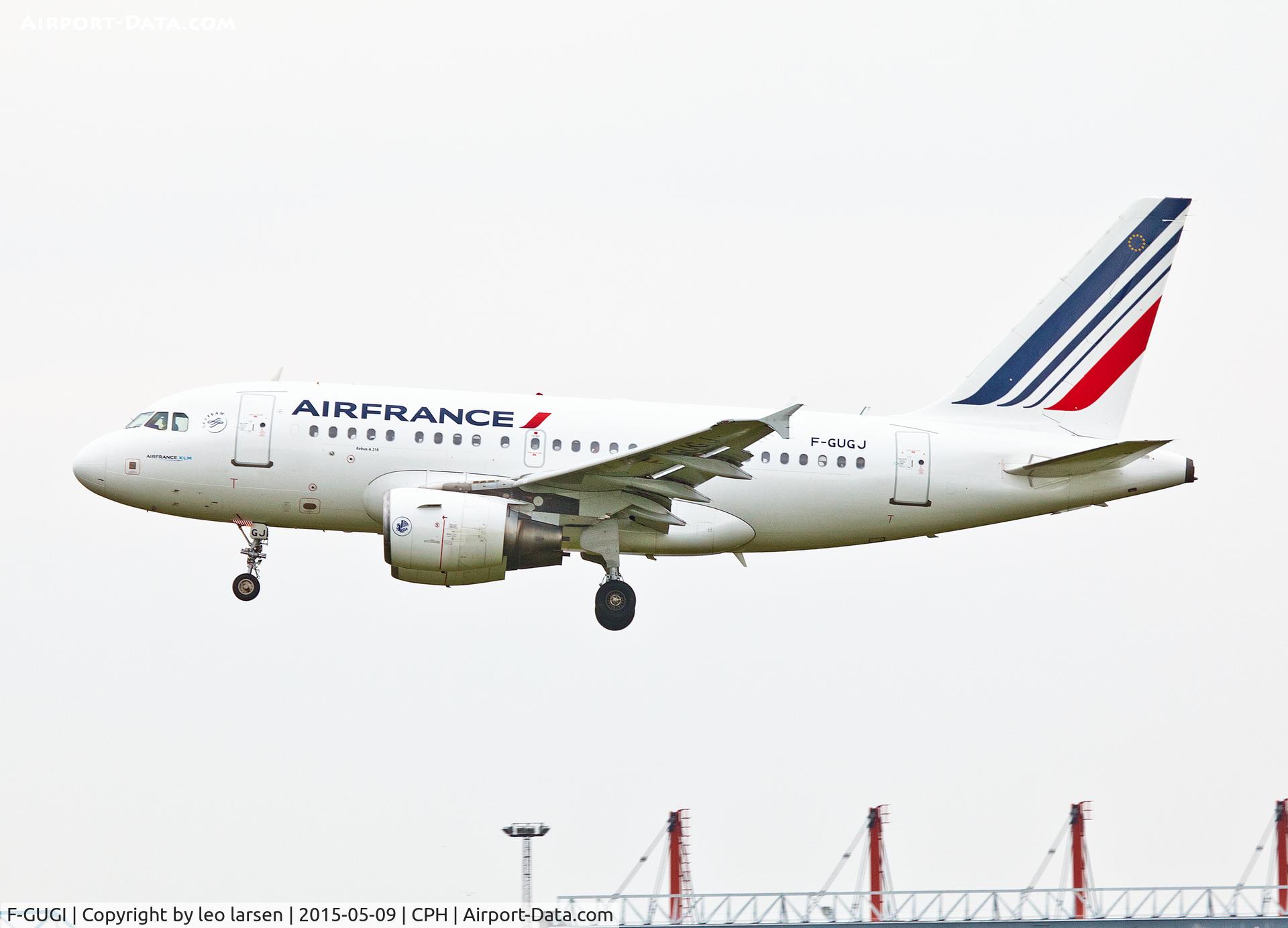 F-GUGI, 2004 Airbus A318-111 C/N 2350, Copenhagen 9.5.2015