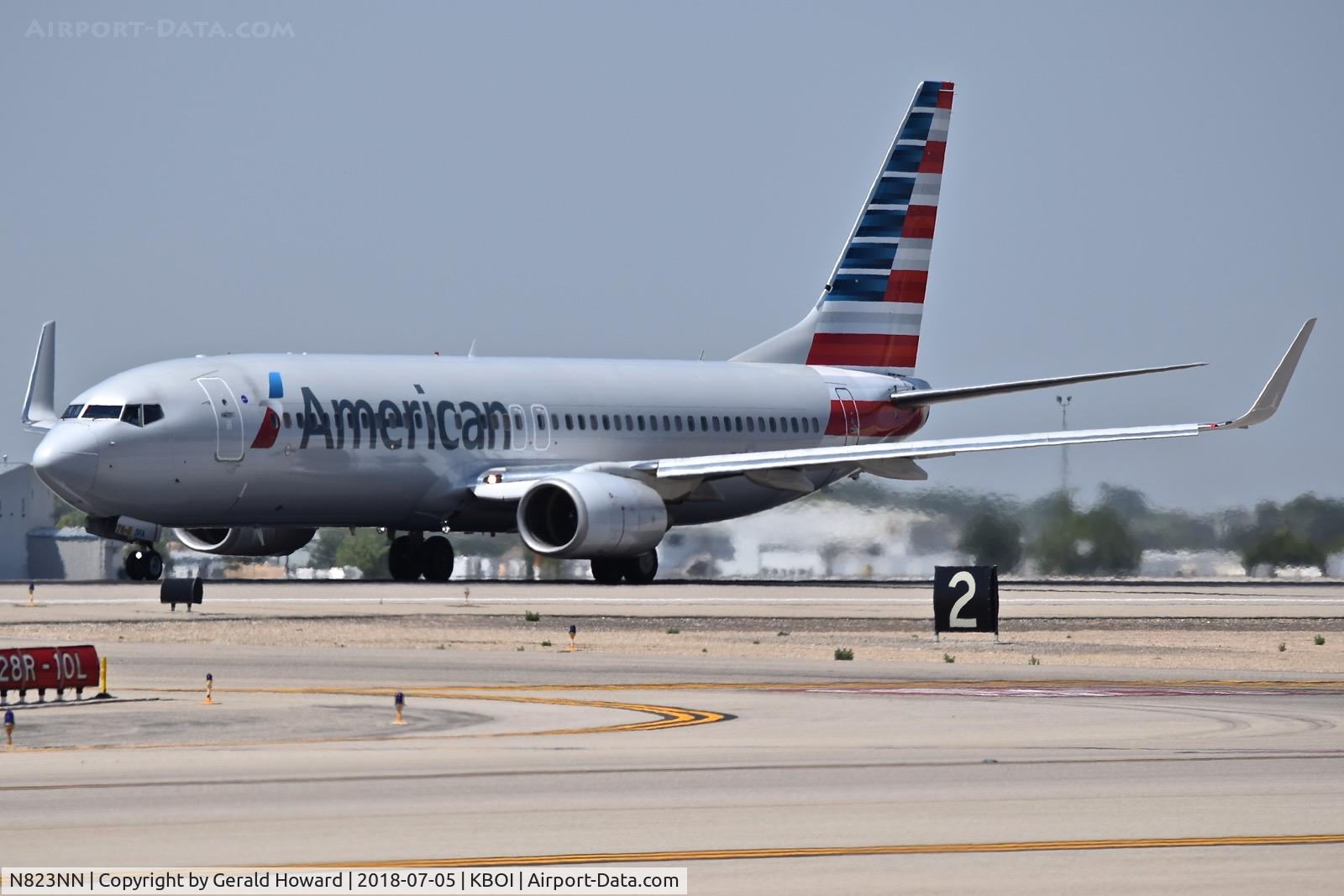 N823NN, 2010 Boeing 737-823 C/N 29560, Take off roll on RWY 10L.