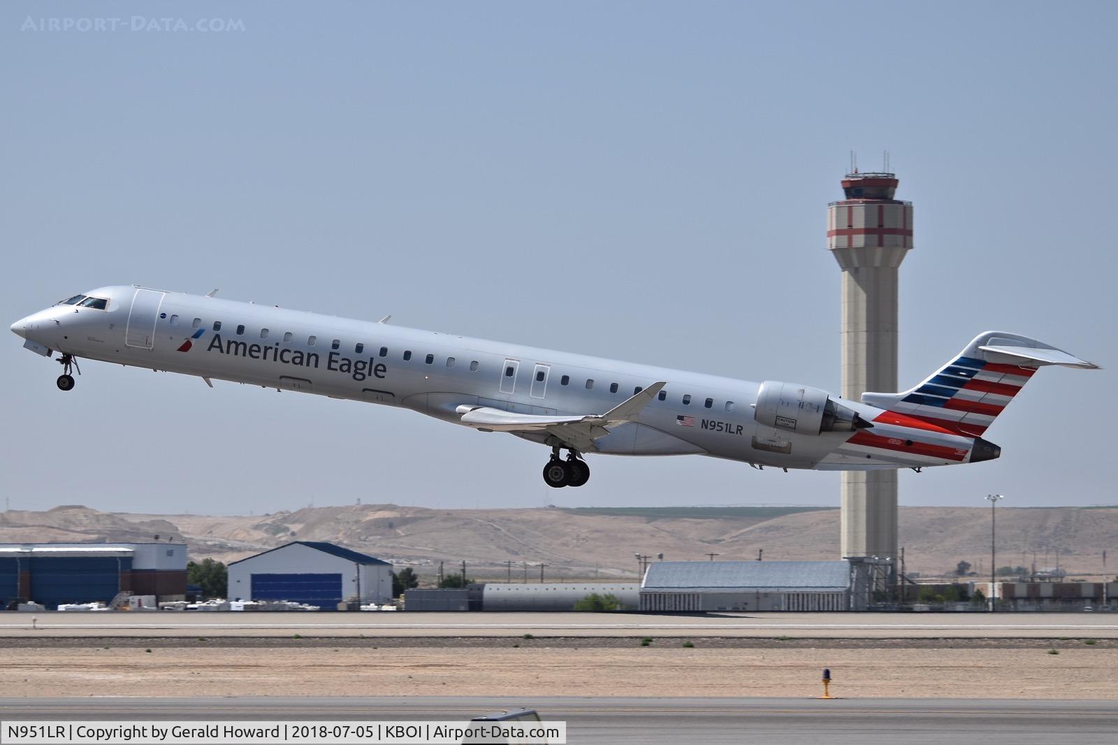 N951LR, 2007 Canadair CRJ-900LR (CL-600-2D24) C/N 15123, Climb out from RWY 10L.