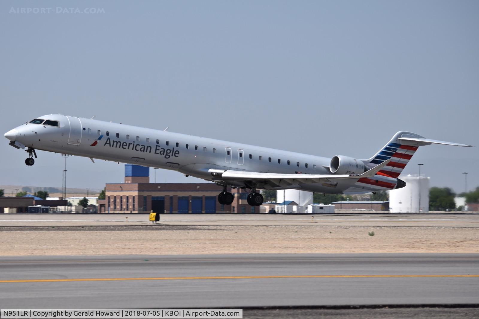 N951LR, 2007 Canadair CRJ-900LR (CL-600-2D24) C/N 15123, Take of from RWY 10L.