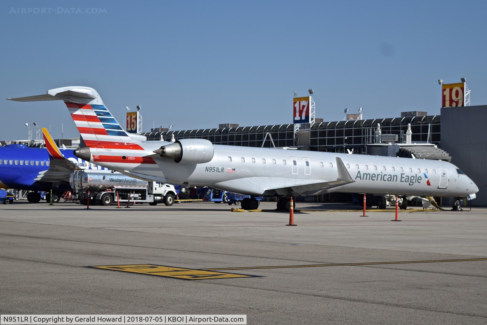N951LR, 2007 Canadair CRJ-900LR (CL-600-2D24) C/N 15123, Parked at the gate.
