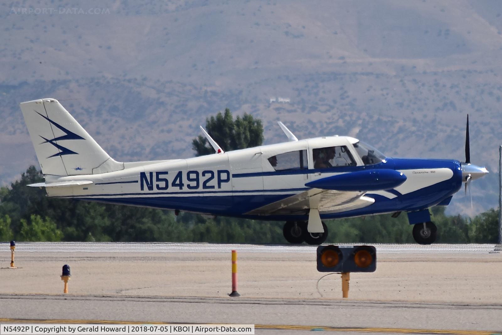 N5492P, 1958 Piper PA-24-250 Comanche C/N 24-553, Taxiing onto RWY 10R.