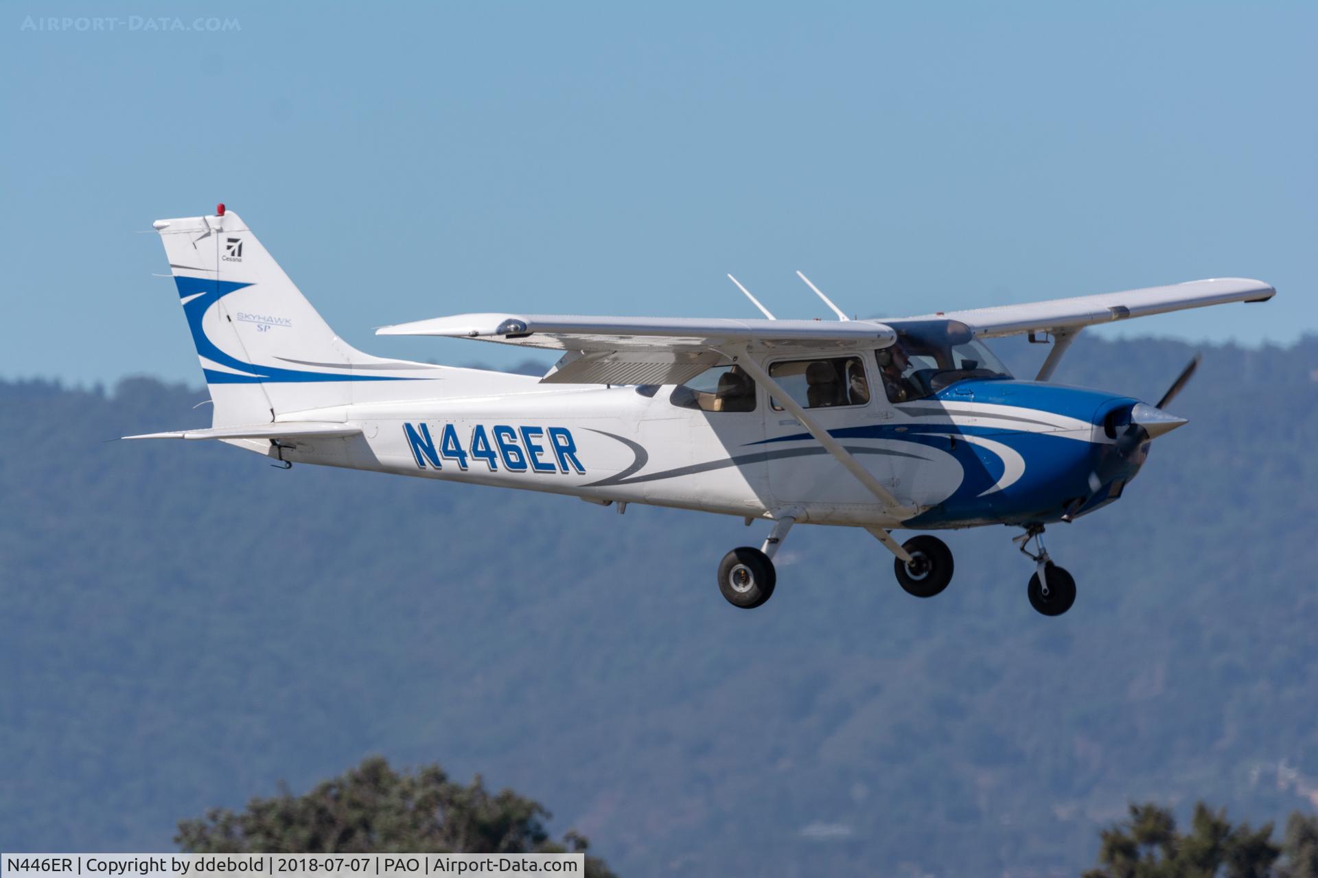 N446ER, 2006 Cessna 172S C/N 172S10220, N446ER Landing at Palo Alto Airport