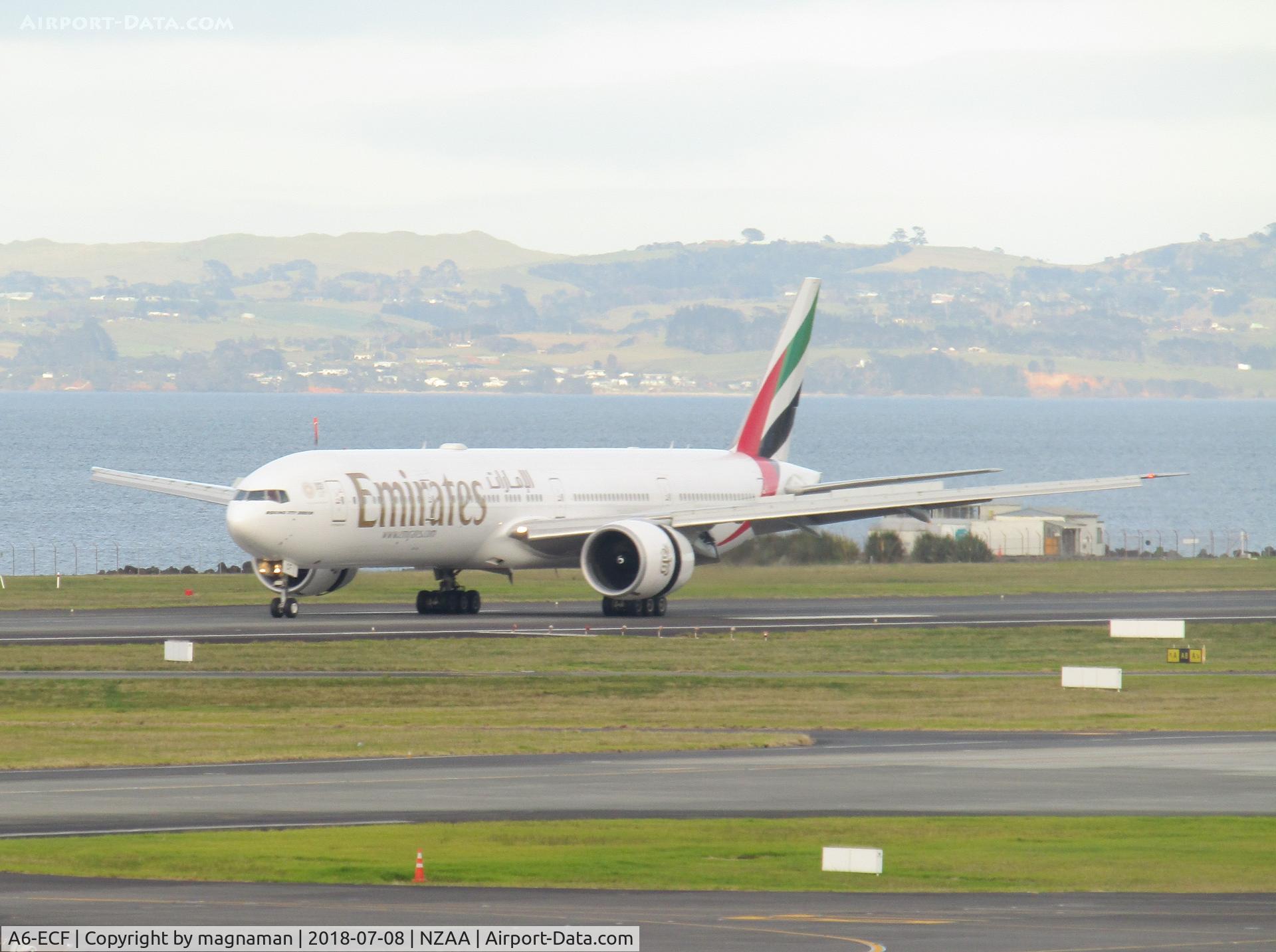 A6-ECF, 2007 Boeing 777-36H/ER C/N 35574, just landed