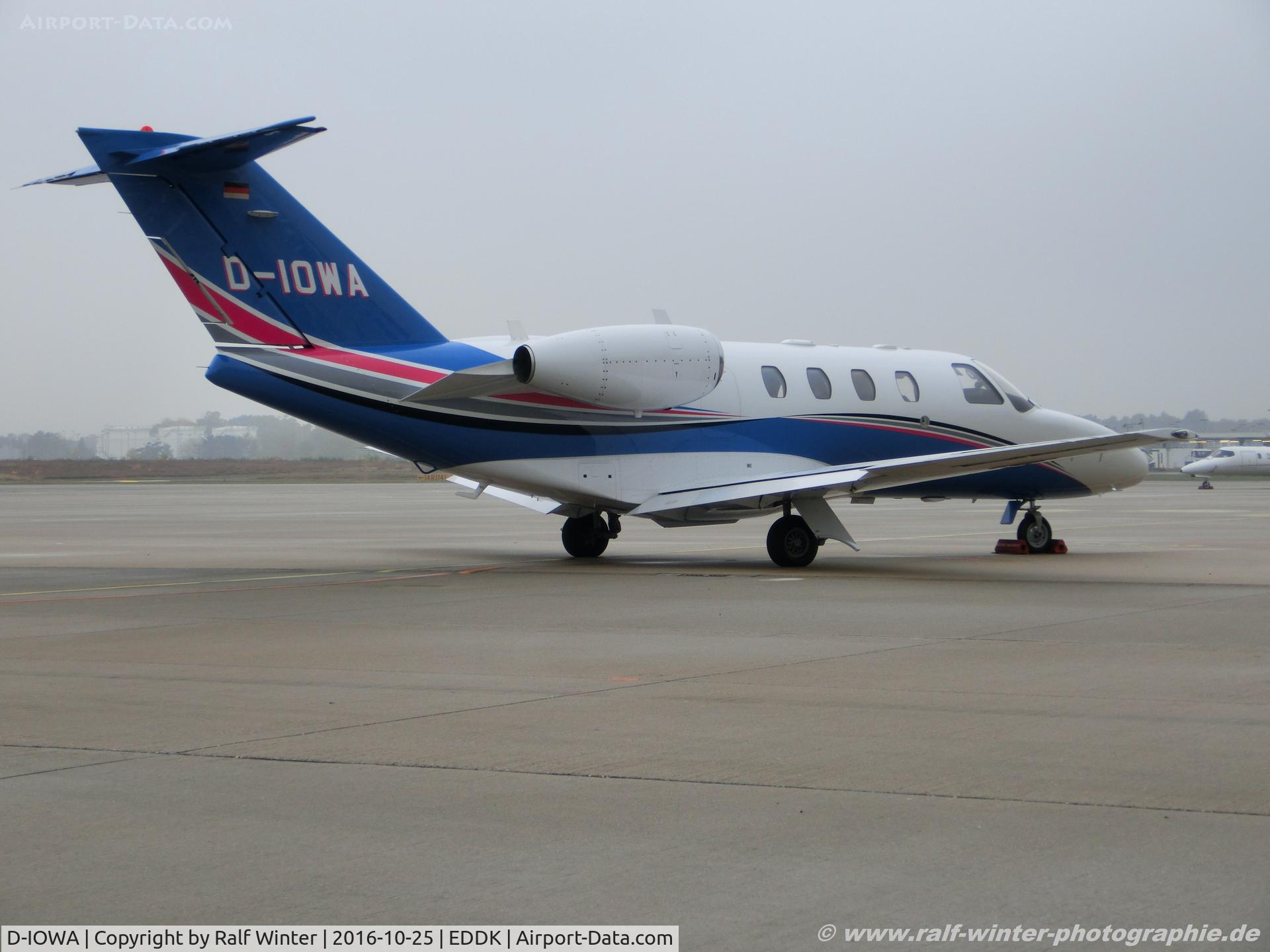 D-IOWA, 2006 Cessna 525 CitationJet CJ1+ C/N 525-0624, Cessna 525 CitationJet CJ1+ - Waldmann Lichttechnik GmbH - 525-0624 - D-IOWA - 25.10.2016 - CGN