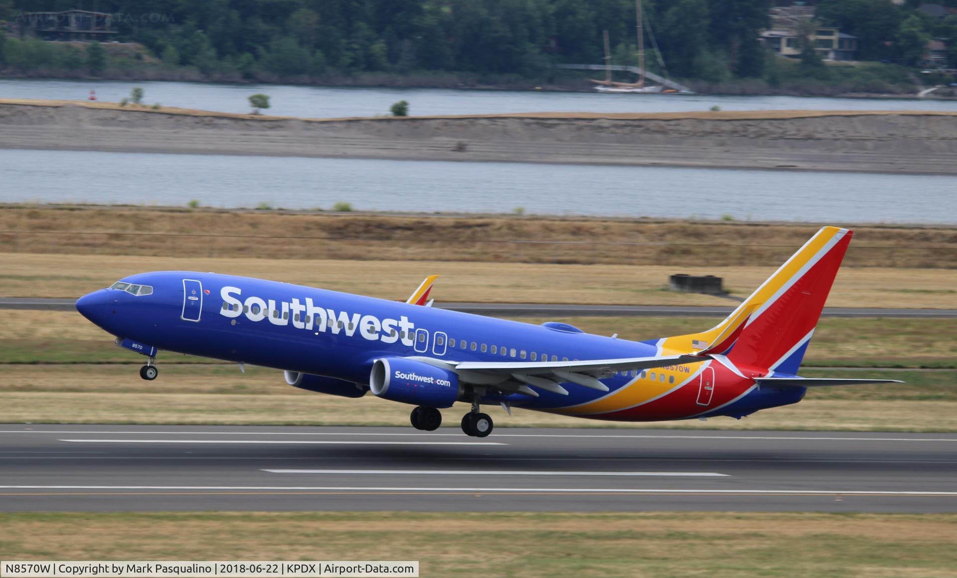 N8570W, 2018 Boeing 737-8H4 C/N 36952, Boeing 737-800