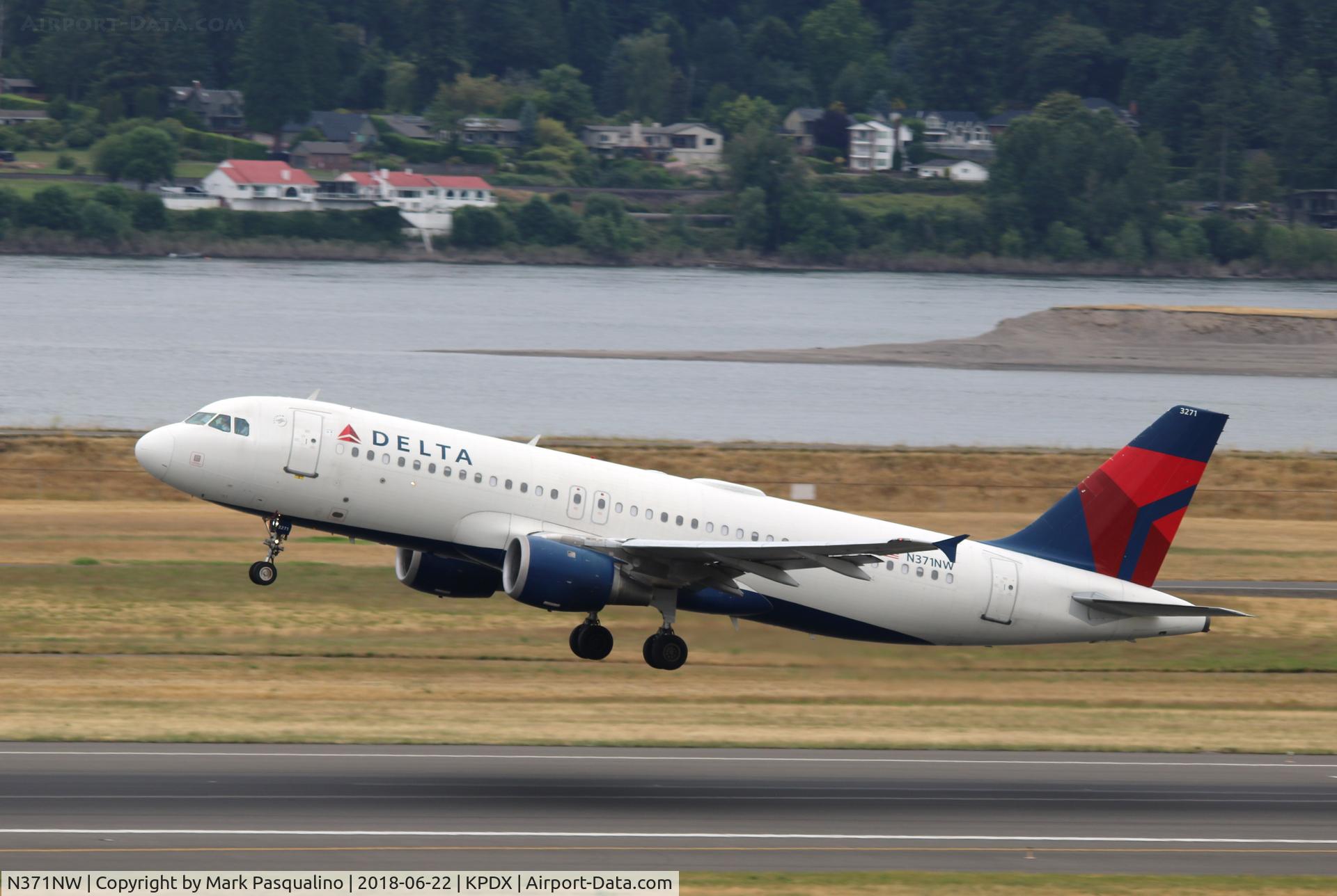 N371NW, 2001 Airbus A320-212 C/N 1535, Airbus A320