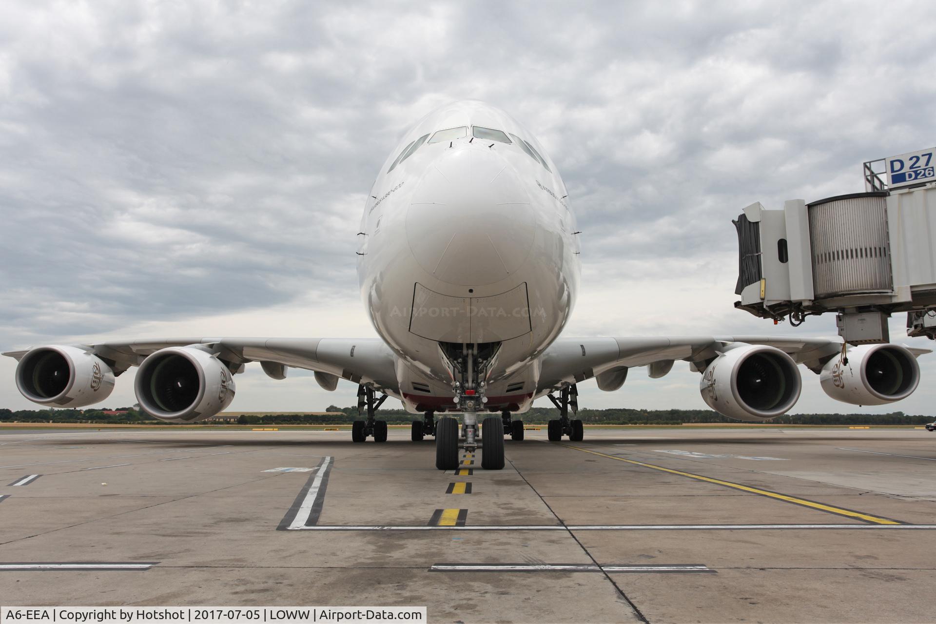 A6-EEA, 2012 Airbus A380-861 C/N 108, Docking into D27