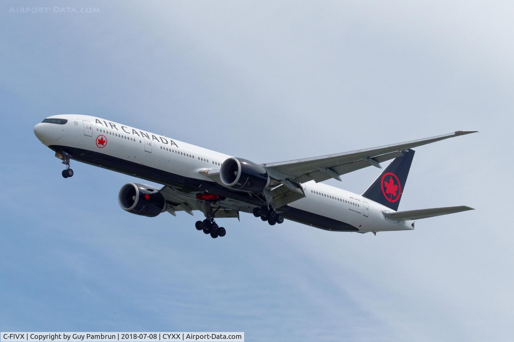 C-FIVX, 2013 Boeing 777-333/ER C/N 42219, Landing on 26R