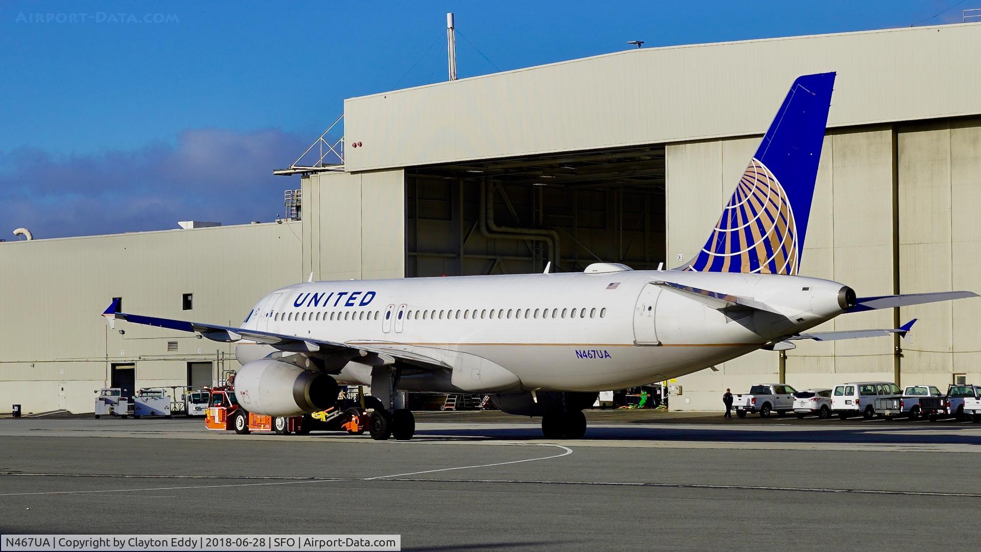 N467UA, 2000 Airbus A320-232 C/N 1359, SFO 2018.