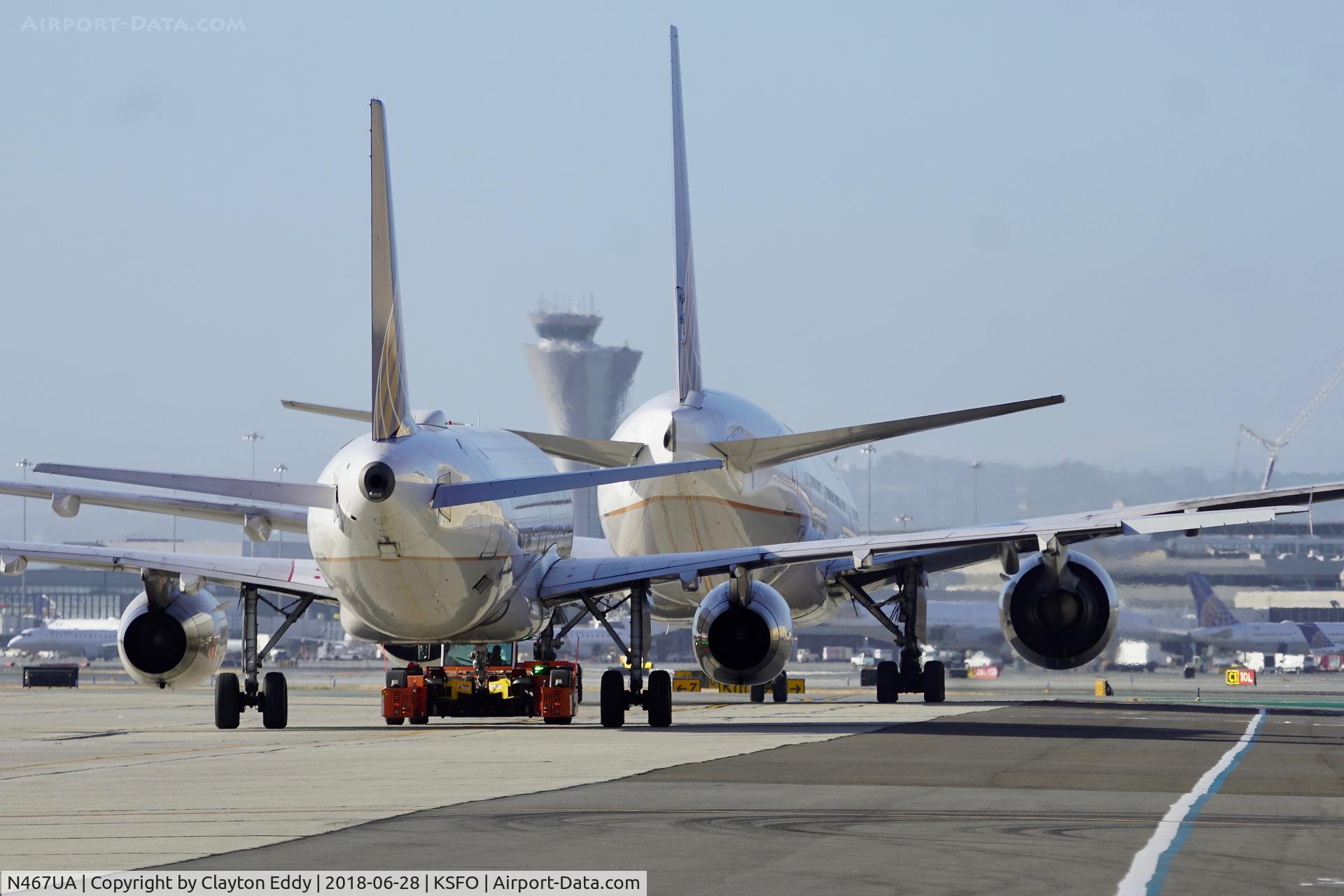 N467UA, 2000 Airbus A320-232 C/N 1359, SFO 2018.