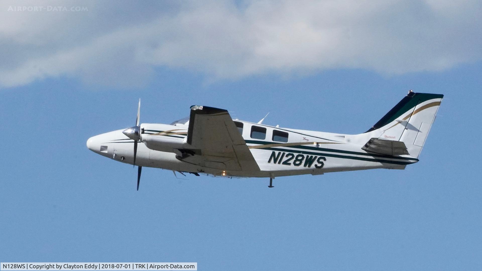N128WS, 2001 Raytheon Aircraft Company 58 C/N TH-1982, Truckee Airport California 2018.