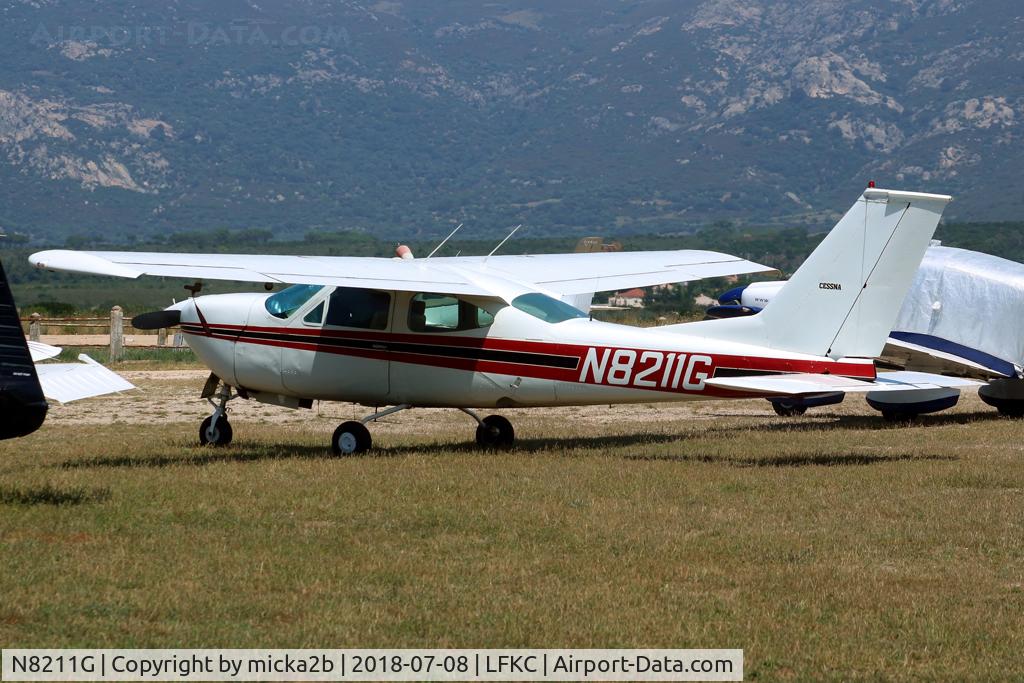 N8211G, 1971 Cessna 177RG Cardinal C/N 177RG0111, Parked