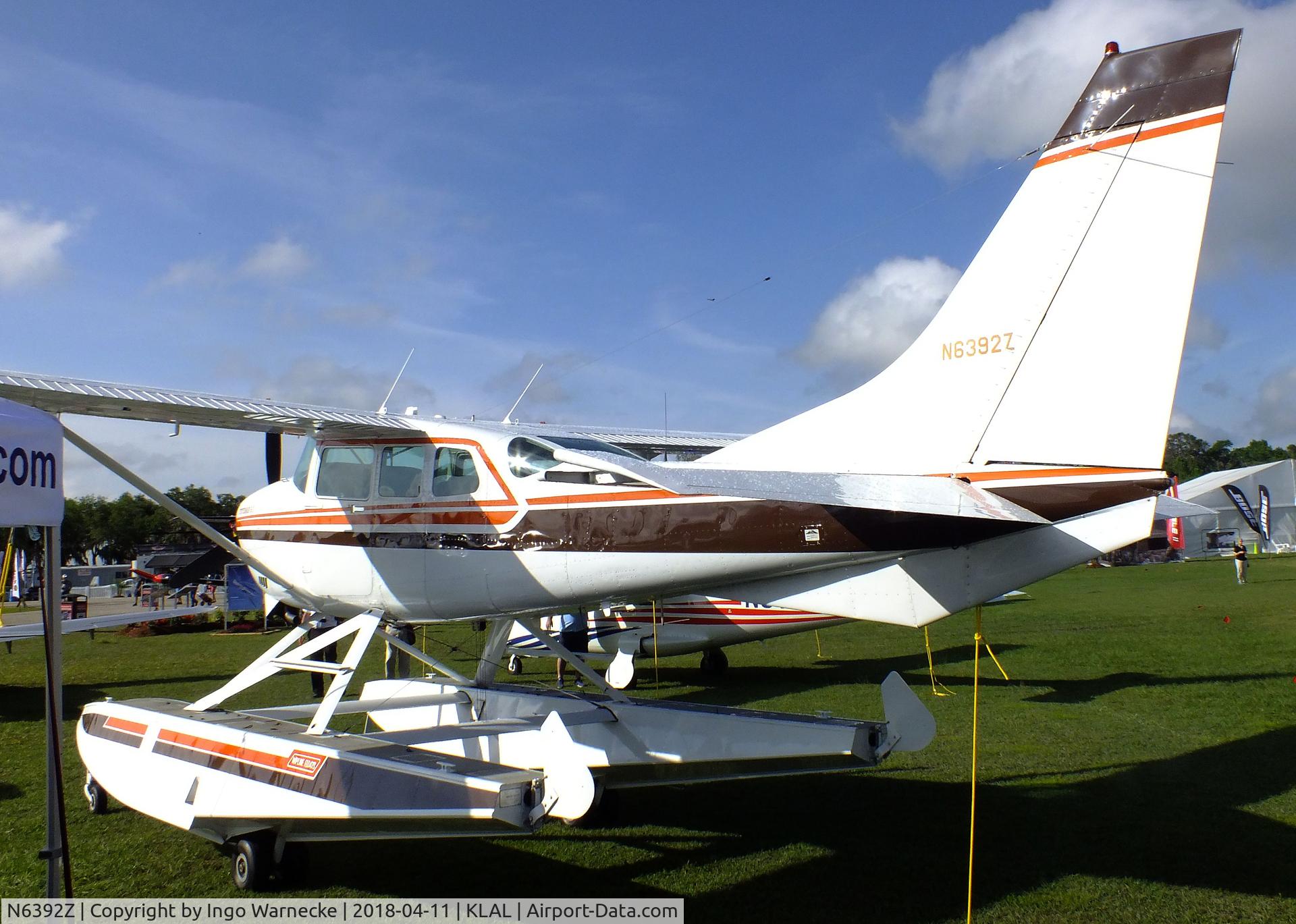 N6392Z, 1981 Cessna U206G Stationair C/N U20606264, Cessna U206G Super Skywagon on amphibious floats at 2018 Sun 'n Fun, Lakeland FL