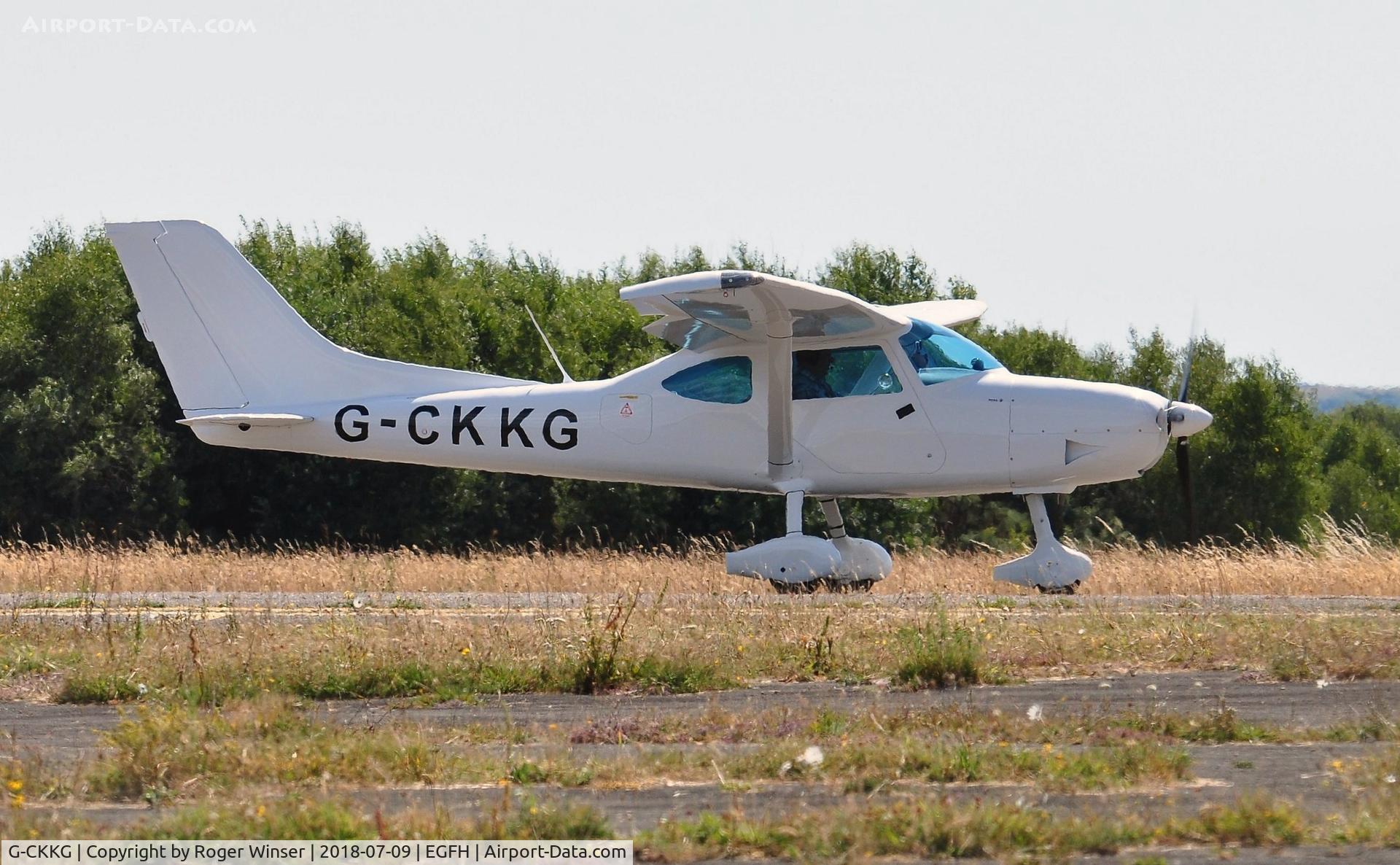 G-CKKG, 2017 TL Ultralight TL-3000 Sirius C/N LAA 386-15474, Visiting Sirius.