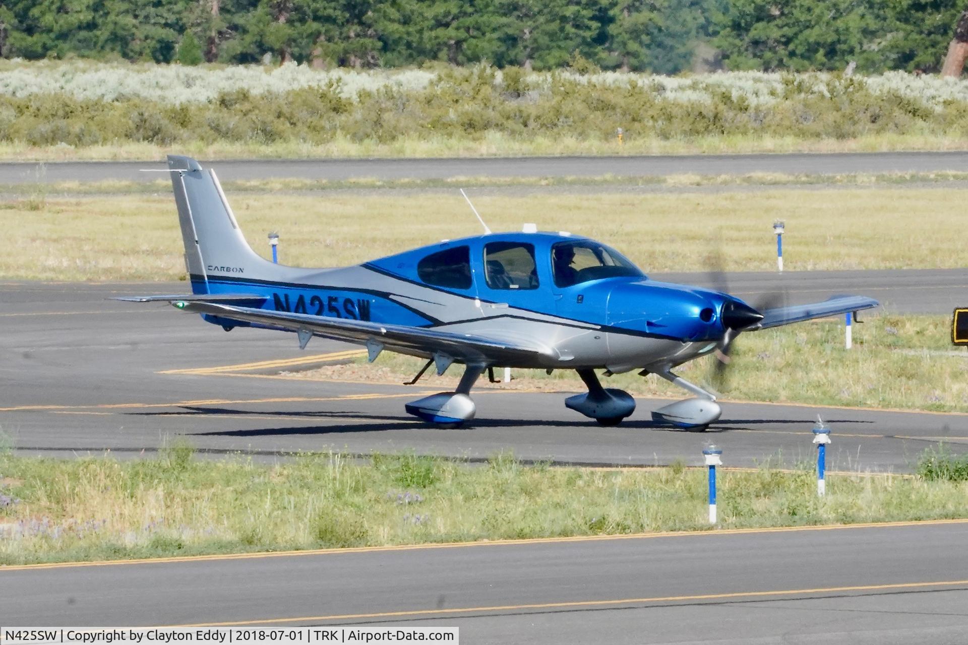 N425SW, 2016 Cirrus SR22T C/N 1463, Truckee Airport California 2018.