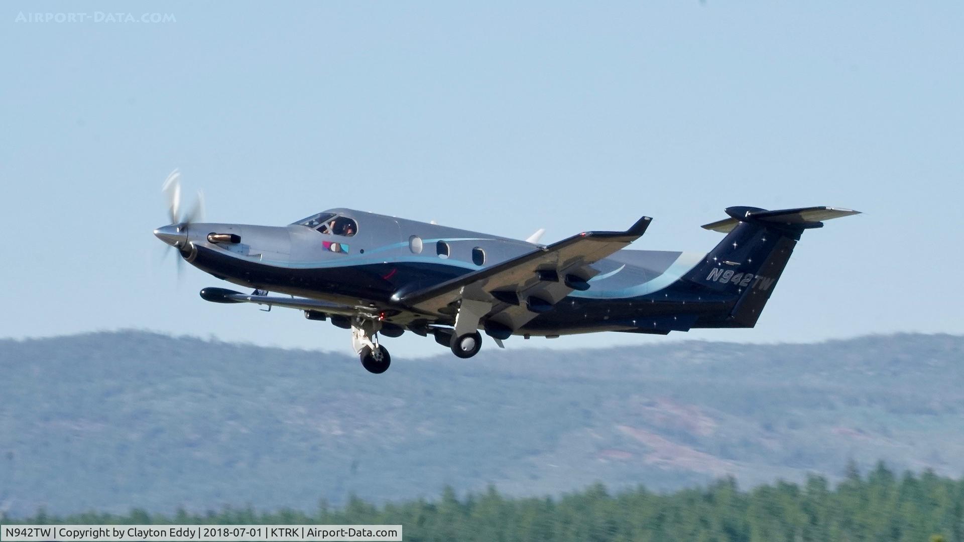 N942TW, 2005 Pilatus PC-12/45 C/N 636, Truckee Airport California 2018.