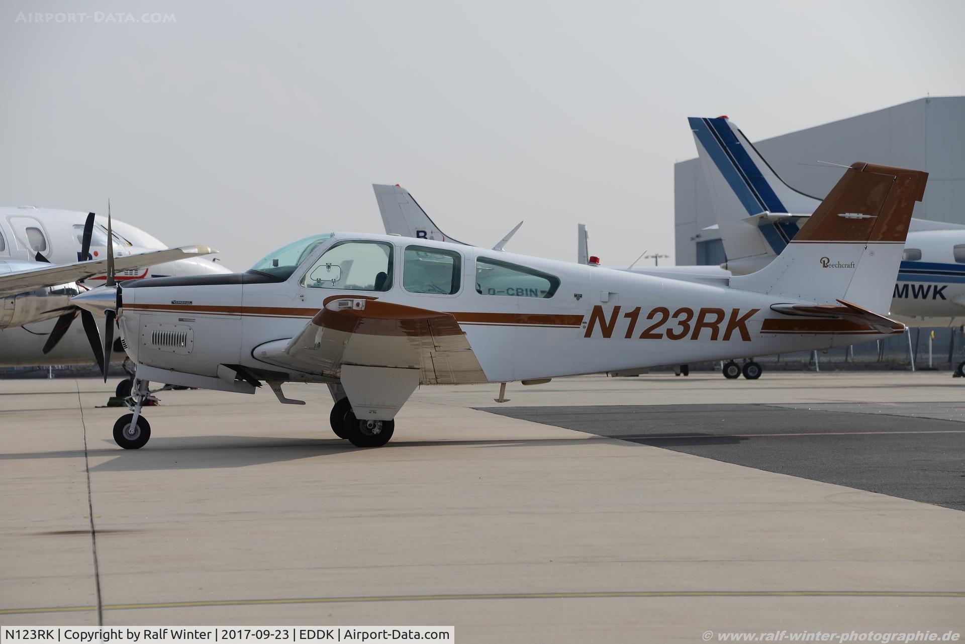 N123RK, Beech F33A Bonanza Bonanza C/N CE-909, Beech F33A Bonanza - Wagenaar Airways Inc - CE-909 - N123RK - 23.09.2017 - CGN