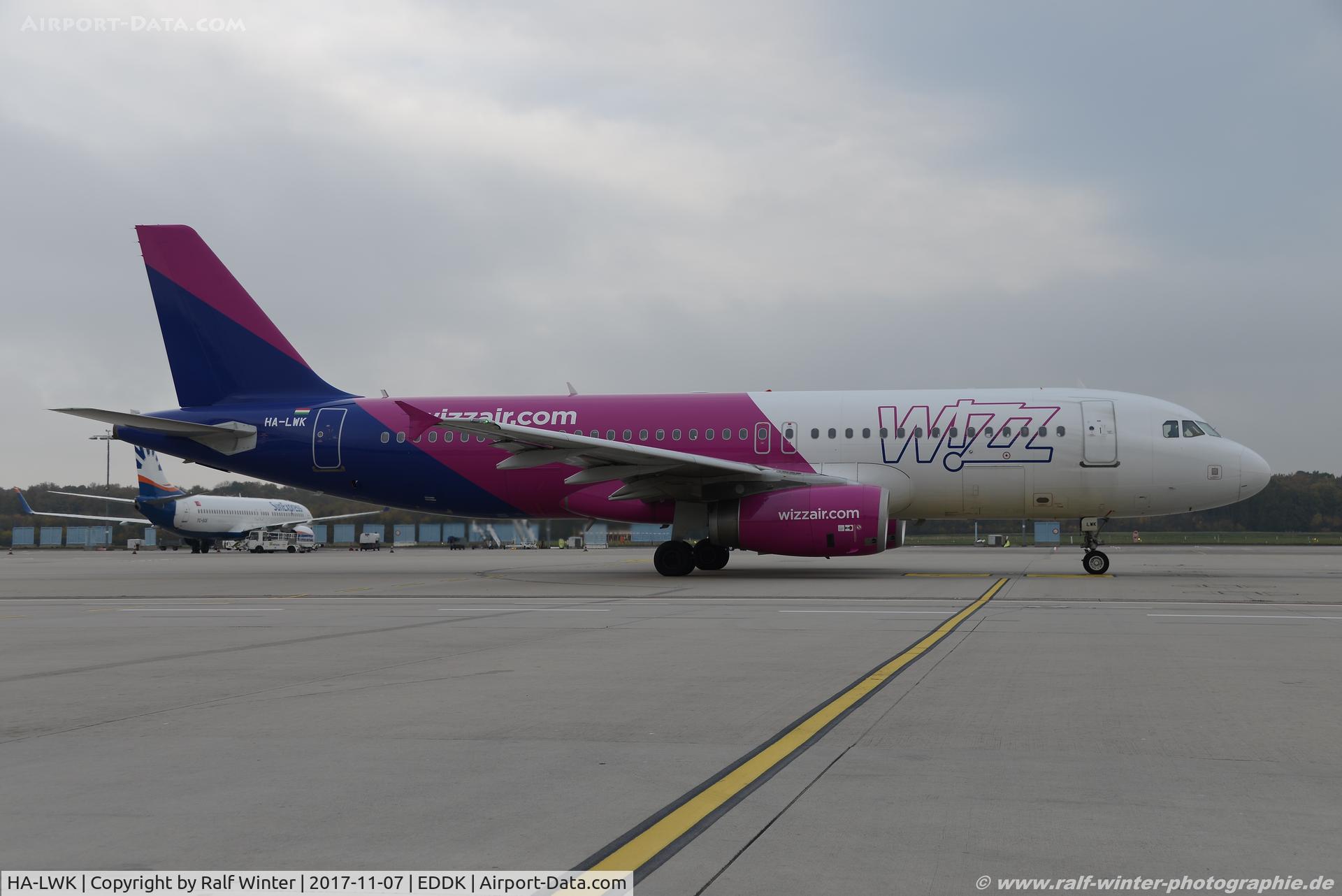 HA-LWK, 2011 Airbus A320-232 C/N 4716, Airbus A320-232 - W6 WZZ Wizz Air - 4716 - HA-LWK - 07.11.2017 - CGN