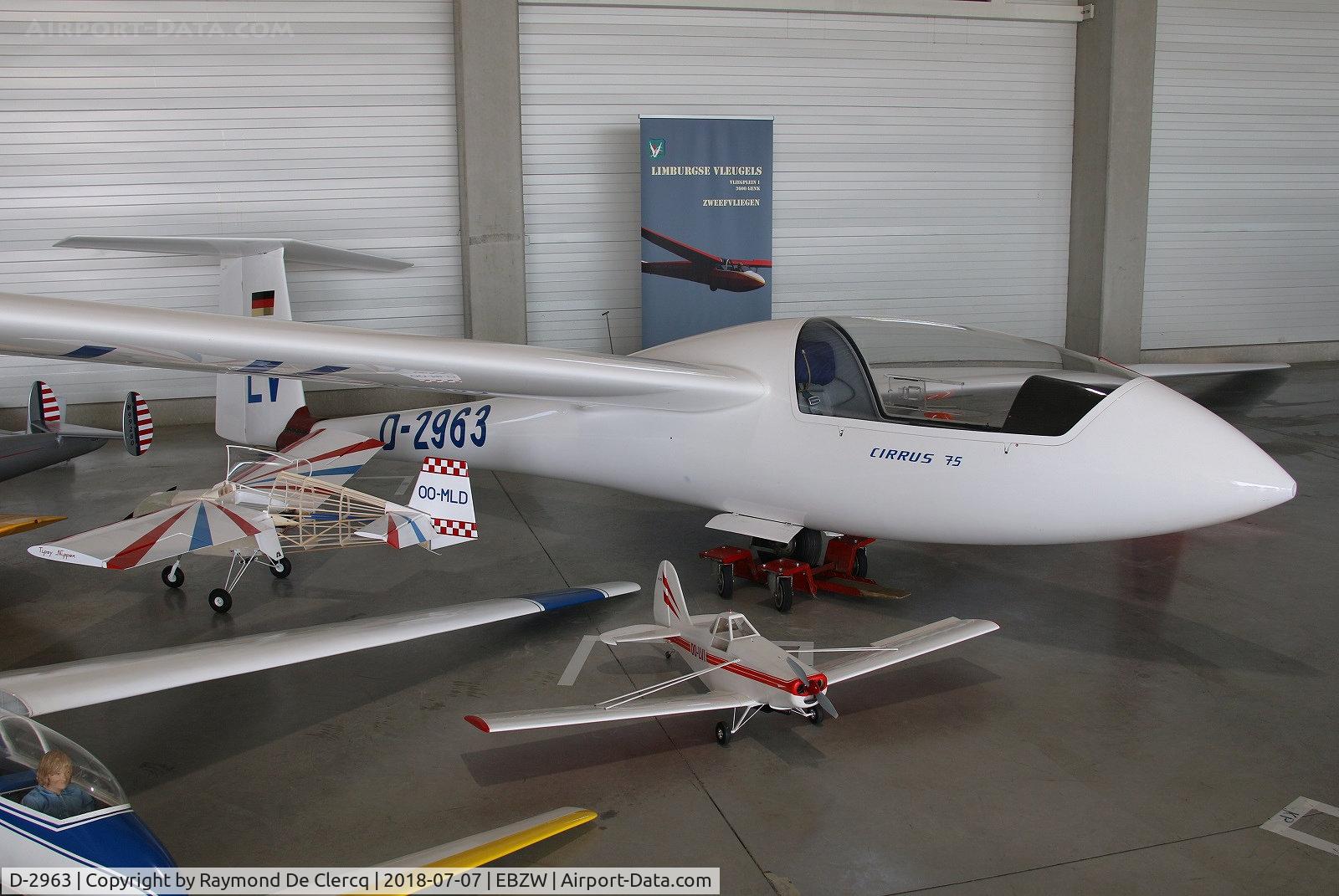 D-2963, 1975 Schempp-Hirth Standard Cirrus 75 C/N 614, Limburgse vleugels opendoor / fly in.