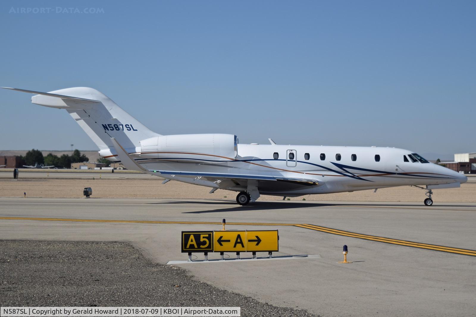 N587SL, 2017 Cessna 750 Citation X Citation X C/N 750-0526, Taxiing on Alpha.