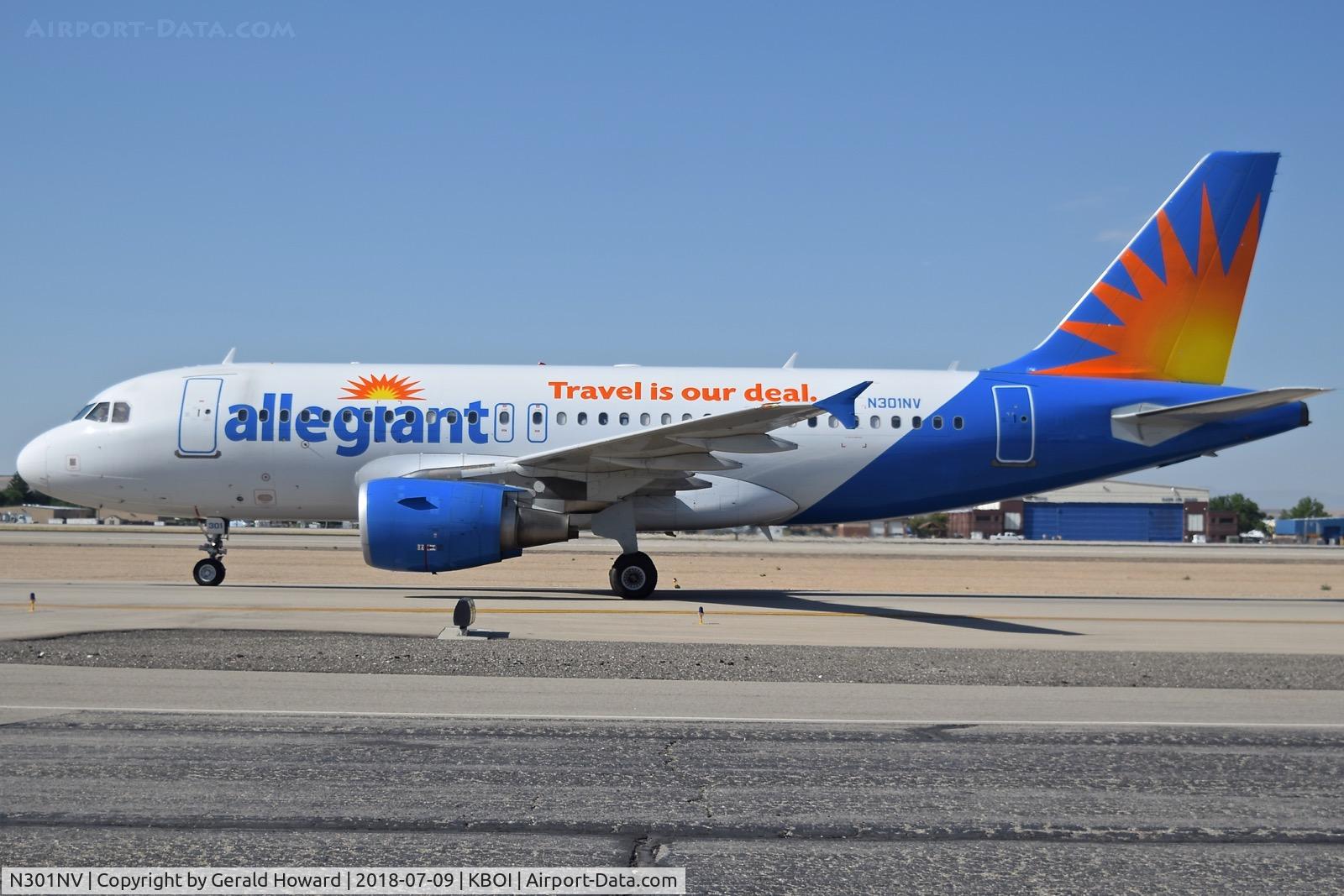 N301NV, 2004 Airbus A319-112 C/N 2319, On Alpha for the gate.