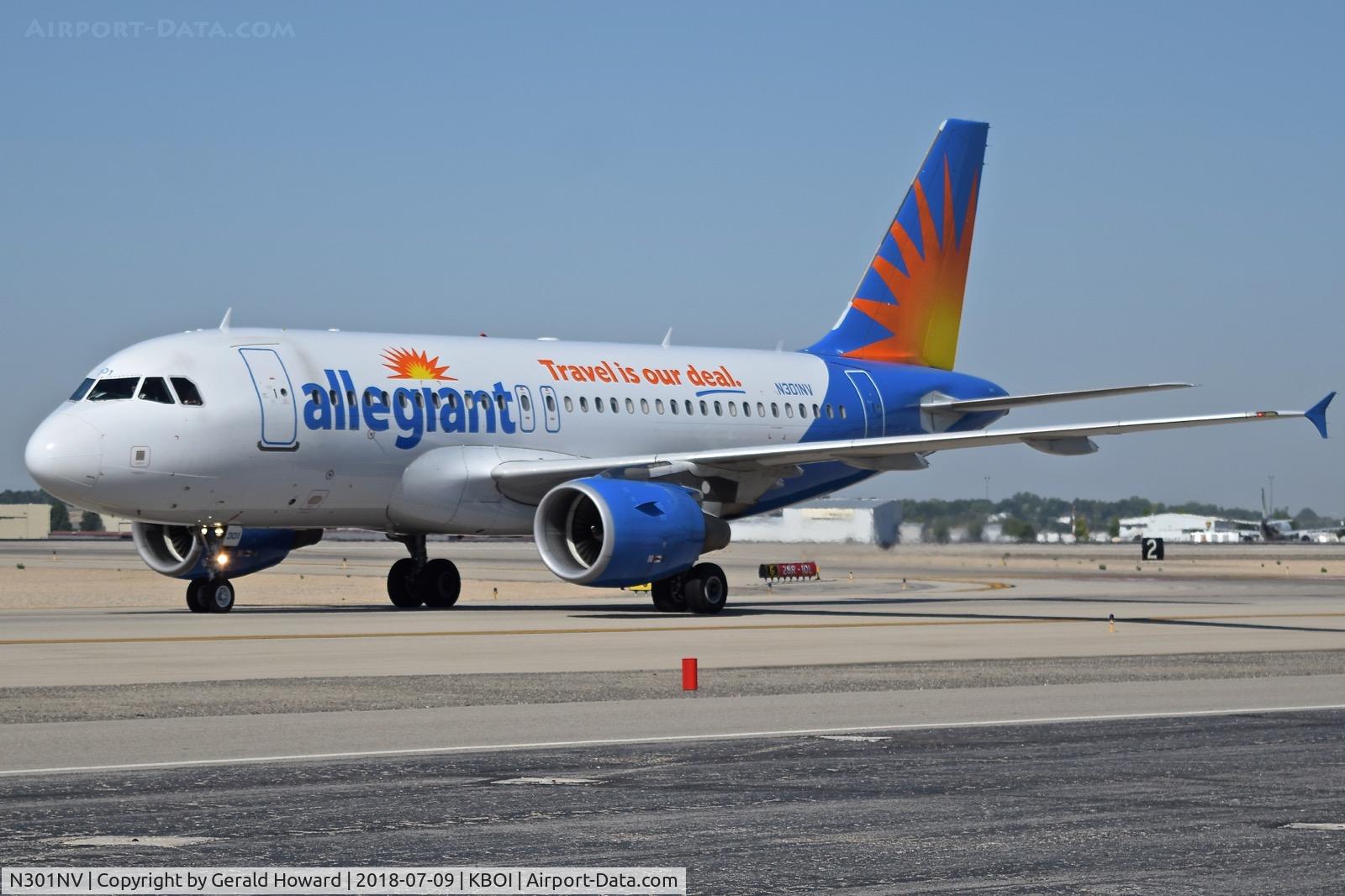 N301NV, 2004 Airbus A319-112 C/N 2319, On Alpha for the gate.