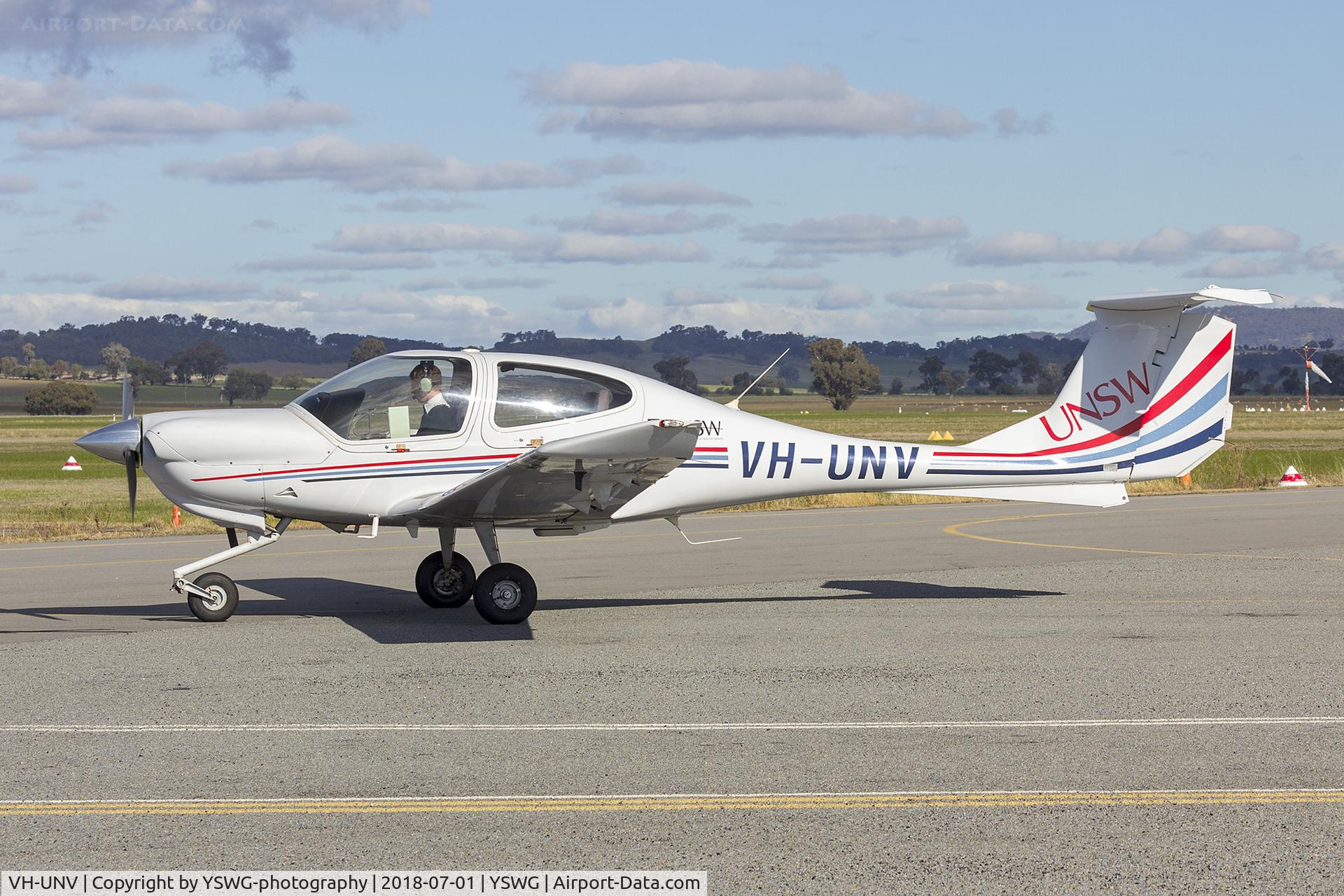 VH-UNV, 2010 Diamond DA-40 Diamond Star C/N 40.1077, University of New South Wales (VH-UNV) Diamond Star DA-40 at Wagga Wagga Airport