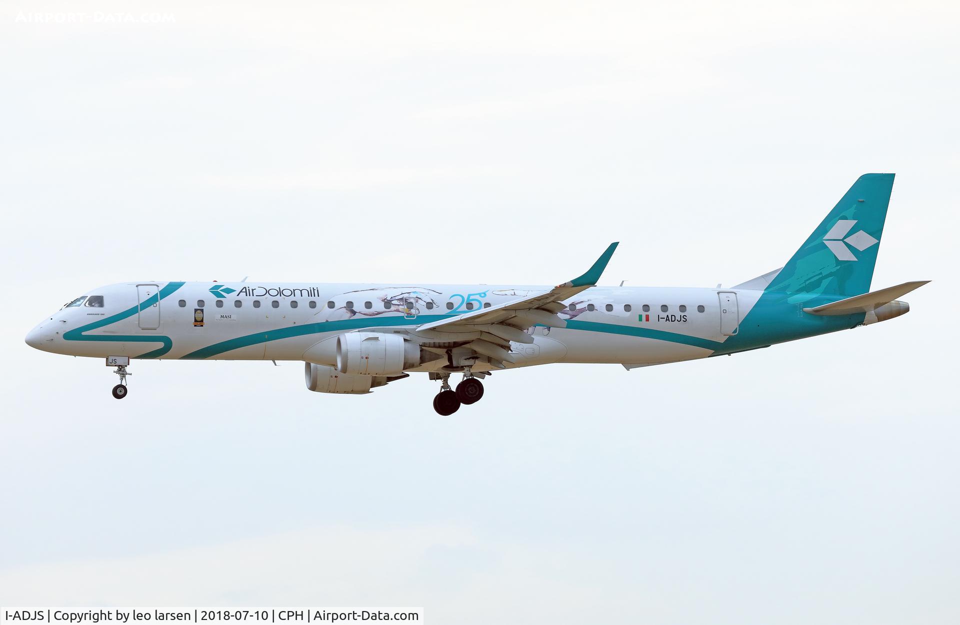 I-ADJS, 2013 Embraer 195LR (ERJ-190-200LR) C/N 19000597, Copenhagen 10.7.2018 L/D R-22R