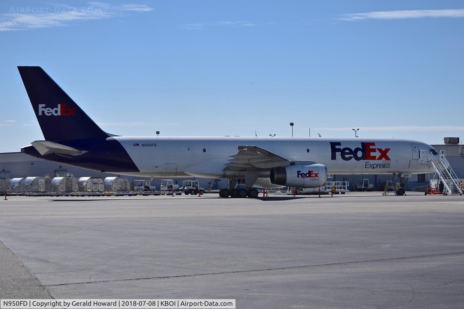 N950FD, 1994 Boeing 757-236 C/N 25806, Parked on the Fed Ex ramp.