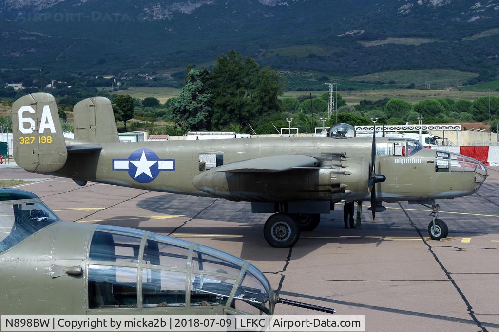 N898BW, 1945 North American TB-25N Mitchell C/N 108-47749 (45-8898), Parked
