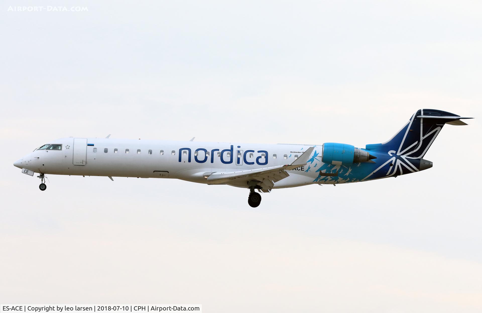 ES-ACE, 2003 Canadair CRJ-700 (CL-600-2C10) Regional Jet C/N 10083, Copenhagen 10.7.2018 L/D R-22L