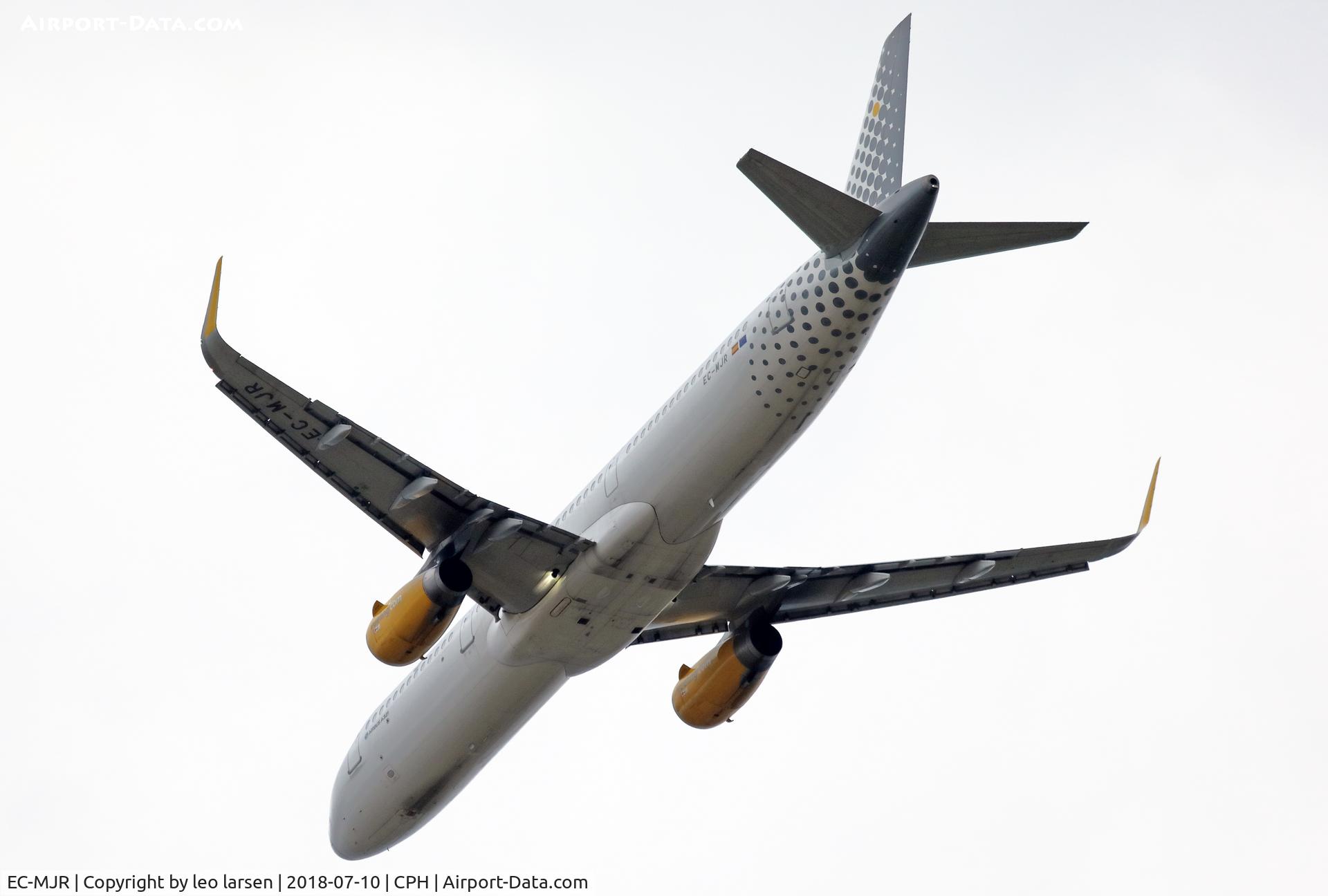 EC-MJR, 2016 Airbus A321-231 C/N 6933, Copenhagen 10.7.2018 T/O R-22R