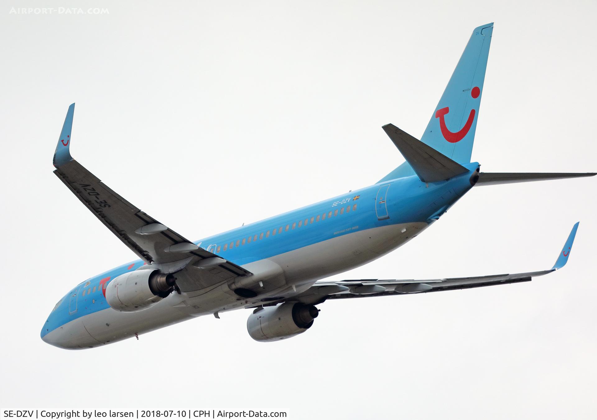 SE-DZV, 2003 Boeing 737-804 C/N 32904, Copenhagen 10.7.2018 T/O R-22R