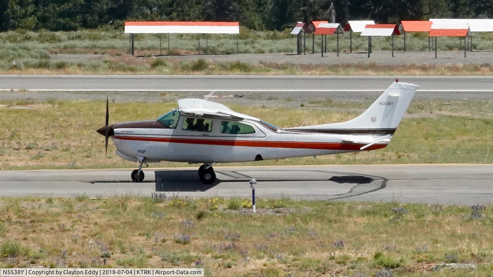 N5538Y, 1981 Cessna T210N Turbo Centurion C/N 21064241, Truckee Airport California 2018.