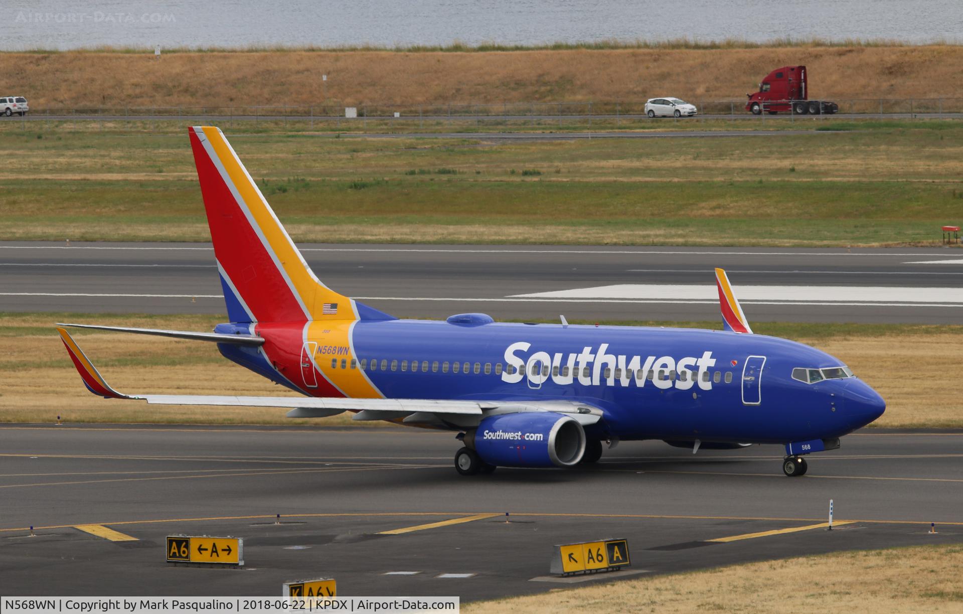 N568WN, 2001 Boeing 737-76N C/N 32583, Boeing 737-76N