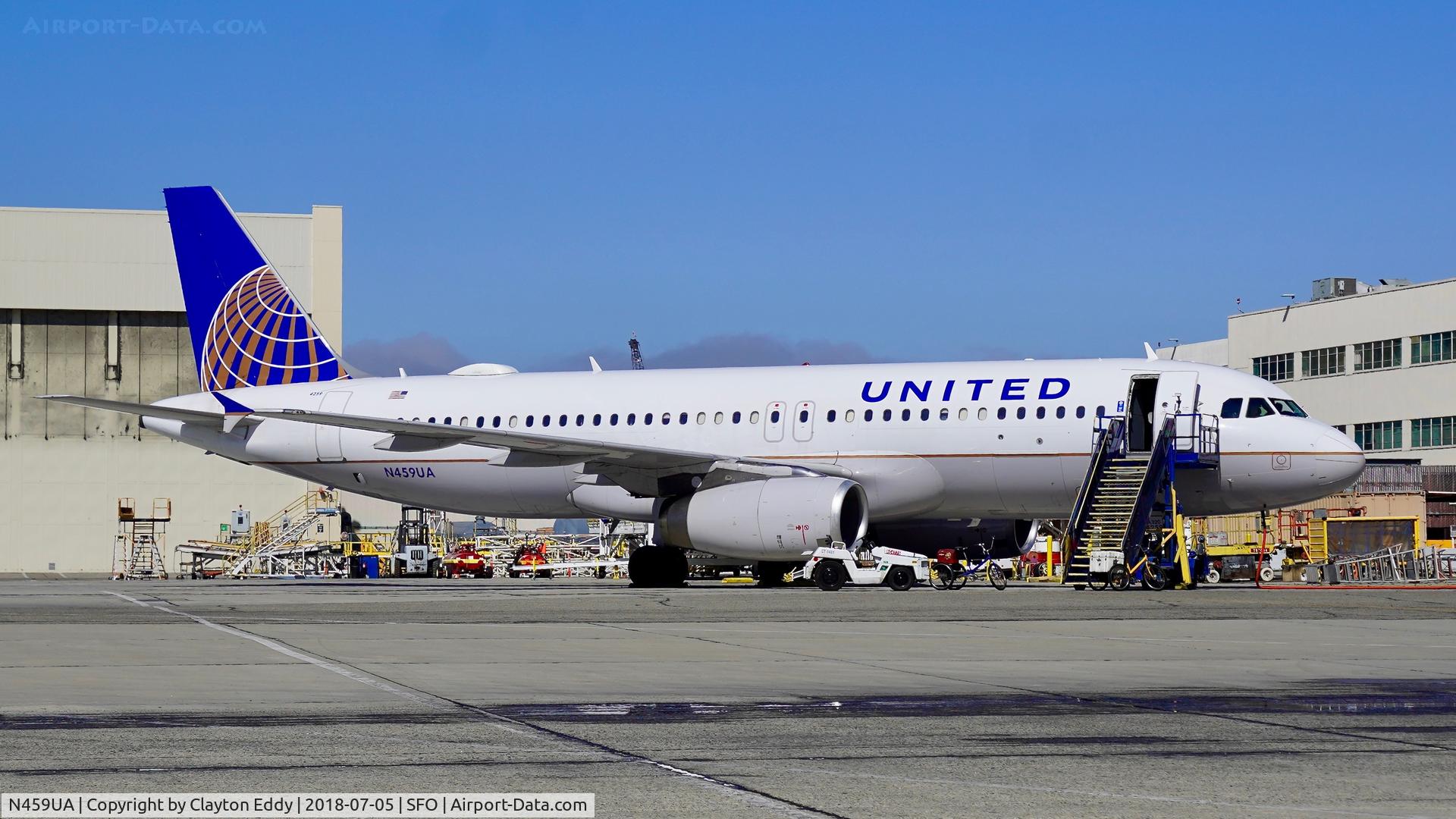 N459UA, 2000 Airbus A320-232 C/N 1192, SFO 2018.