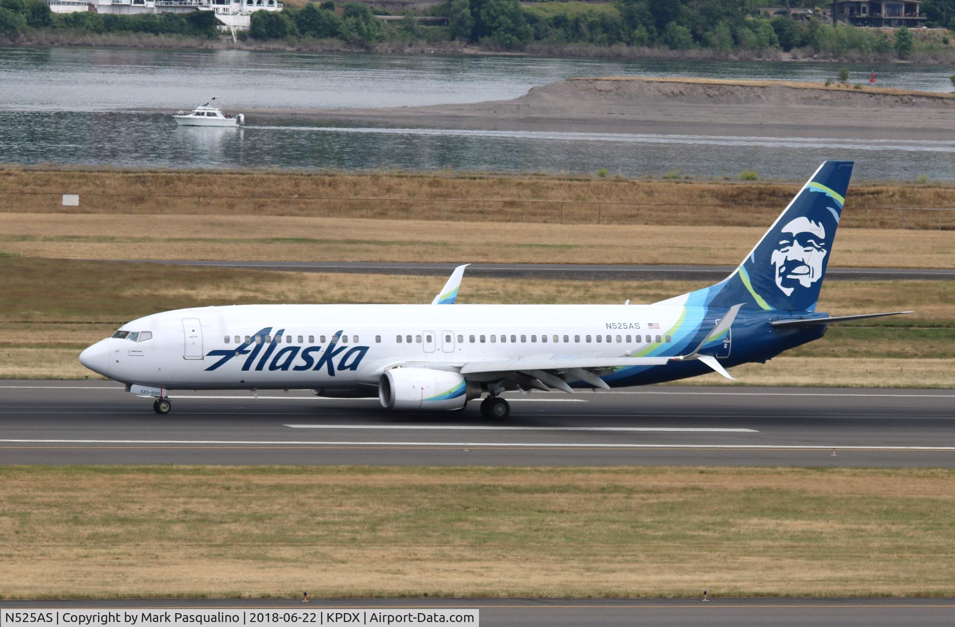 N525AS, 2009 Boeing 737-890 C/N 35692, Boeing 737-800