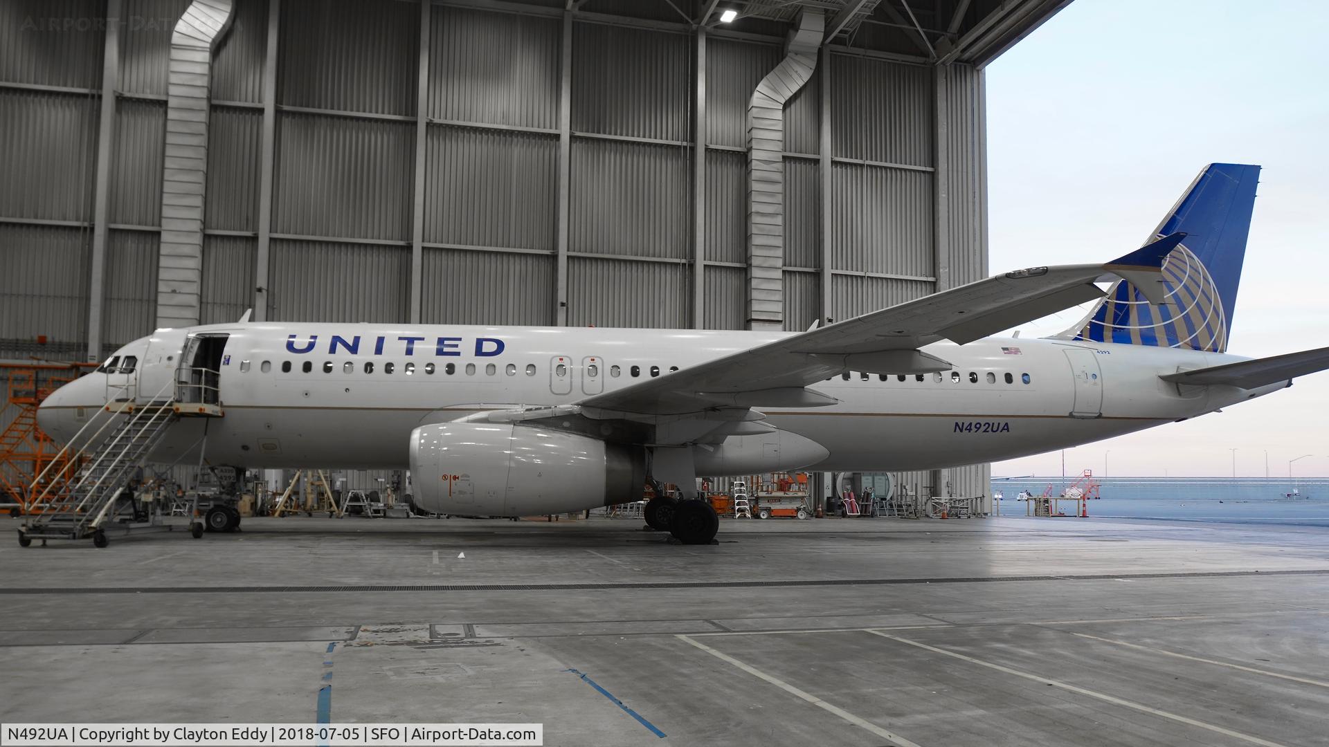 N492UA, 2002 Airbus A320-232 C/N 1755, SFO 2018.