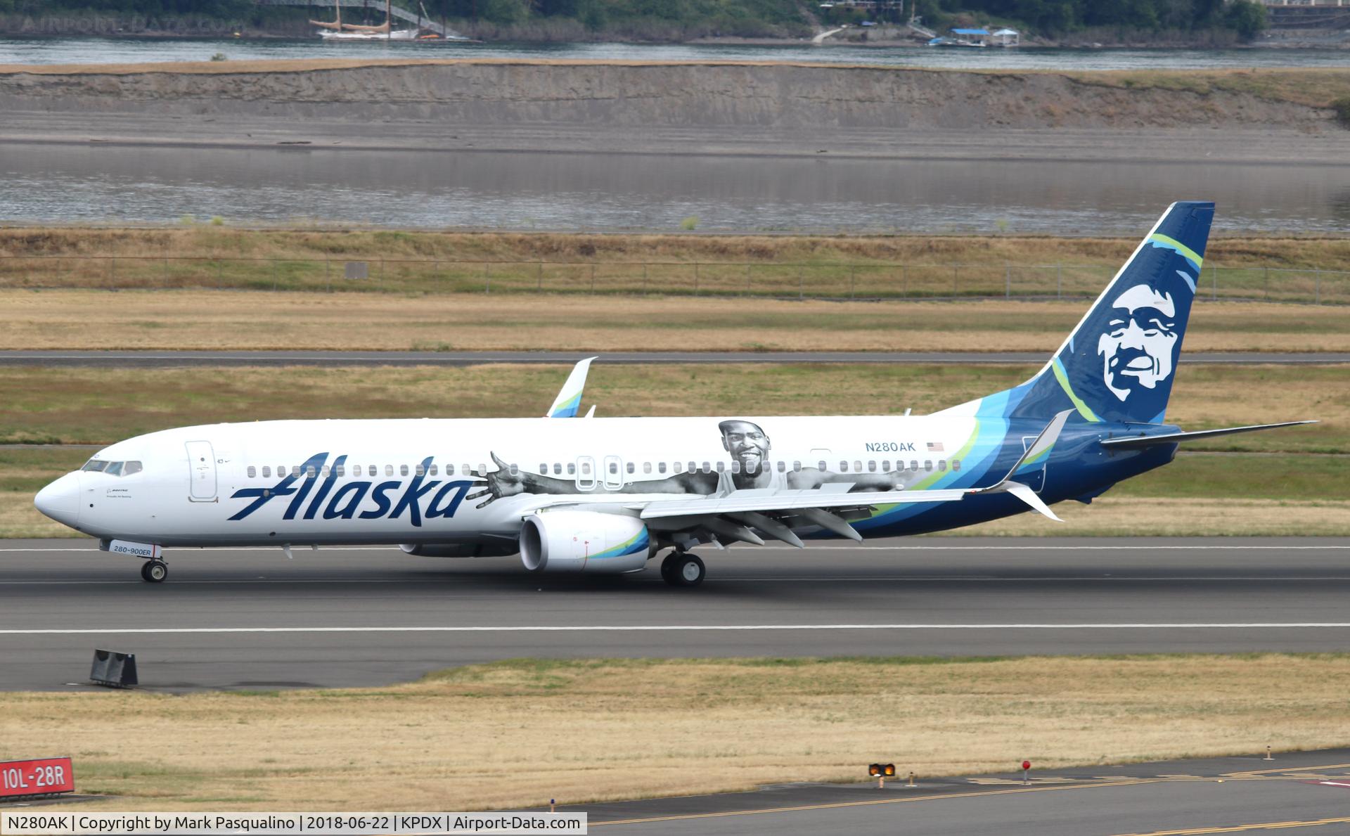 N280AK, 2017 Boeing 737-900/ER C/N 60582, Boeing 737-900ER