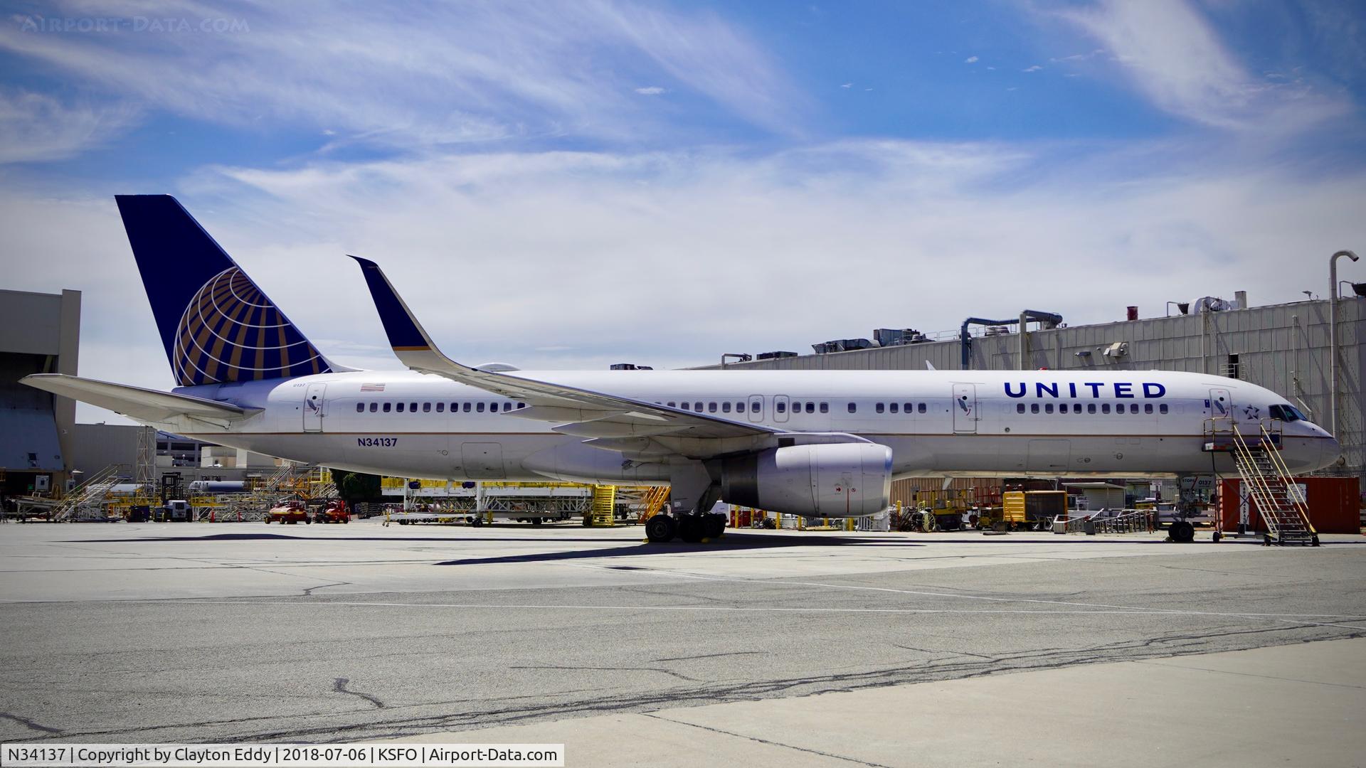 N34137, 1999 Boeing 757-224 C/N 30229, SFO 2018.