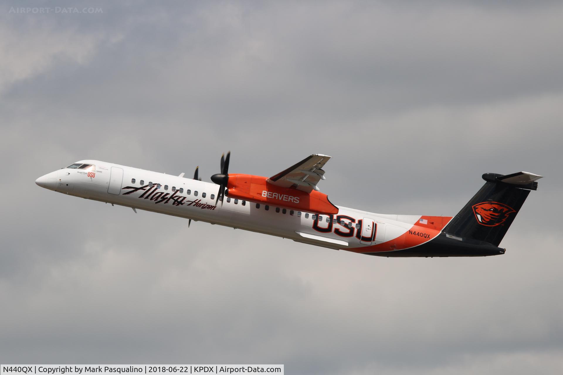 N440QX, 2010 Bombardier DHC-8-402 Dash 8 C/N 4347, DHC-8-402