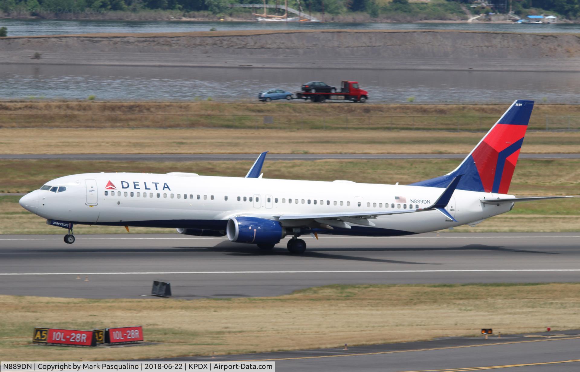 N889DN, 2017 Boeing 737-932/ER C/N 62774, Boeing 737-900ER