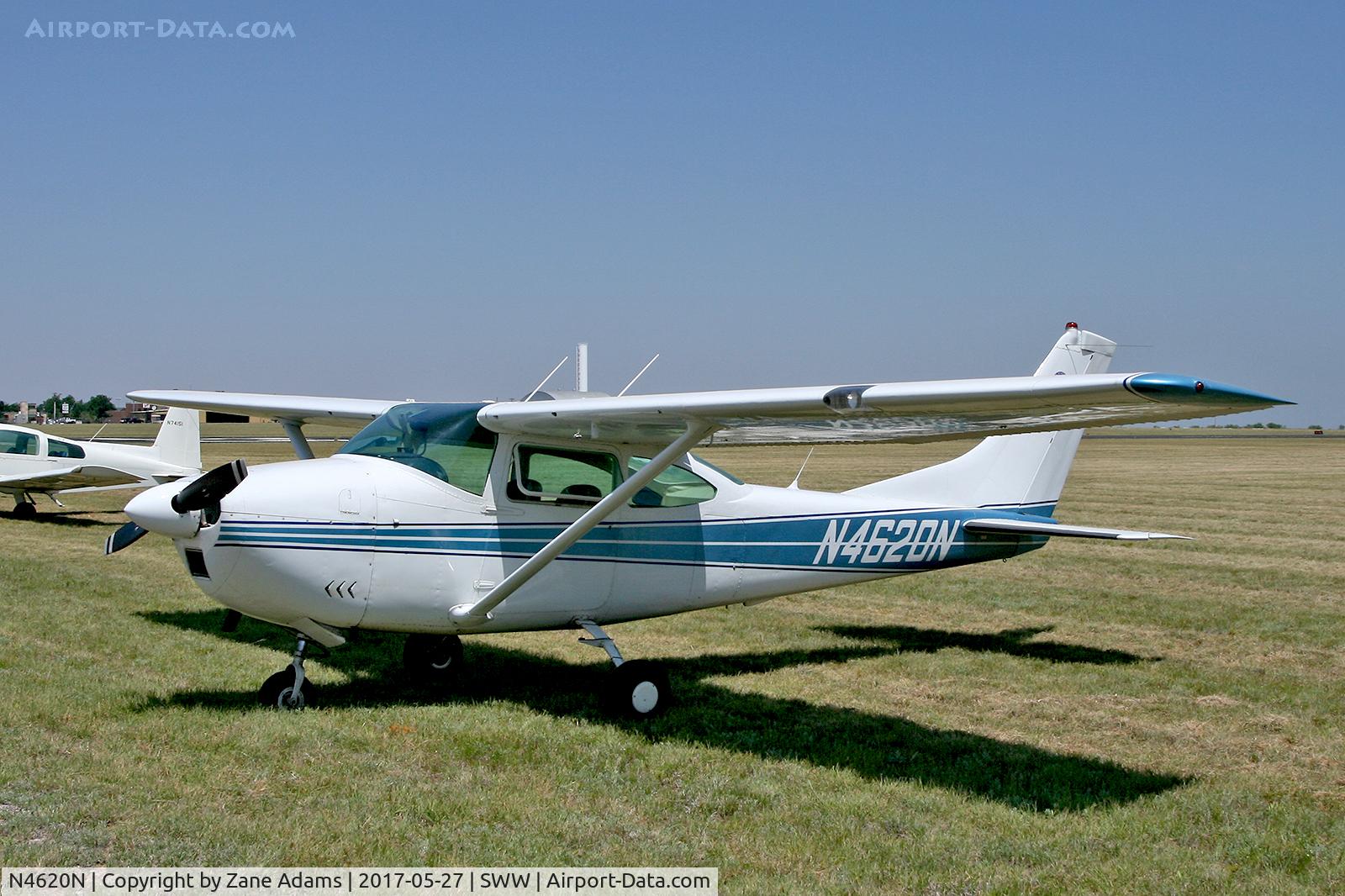 N4620N, Cessna 182H Skylane C/N 18256422, At Sweetwater, TX