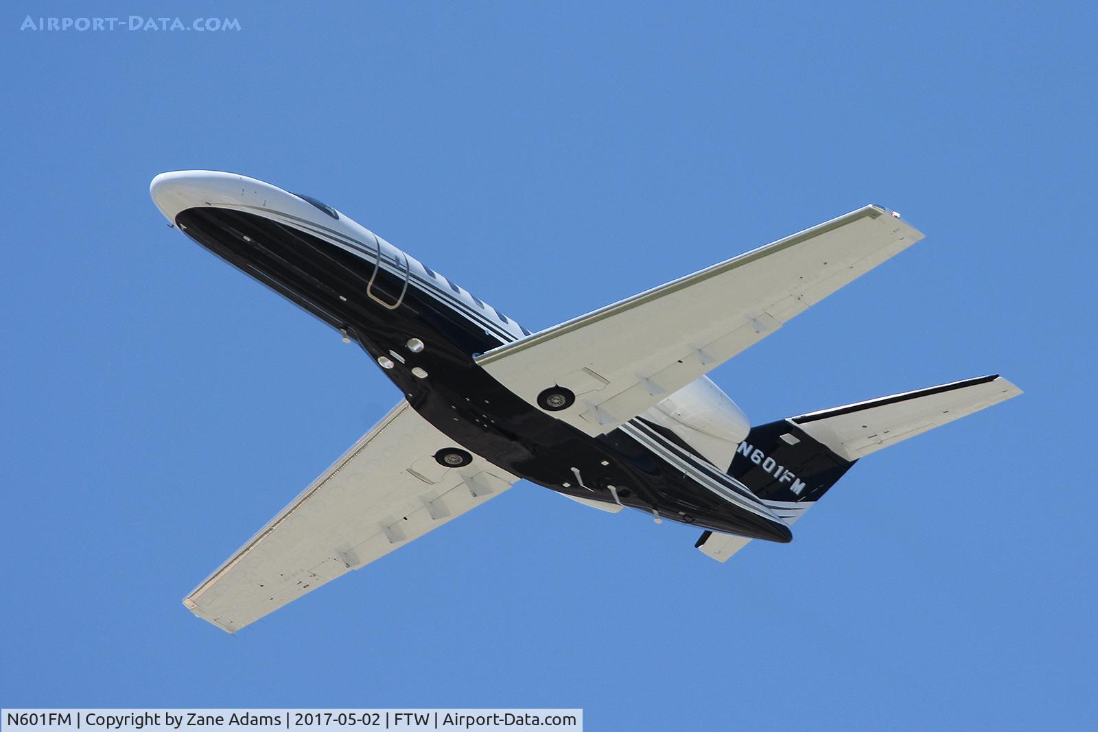 N601FM, 2014 Cessna 525C CitationJet Cj4 CitationJet CJ4 C/N 525C-0148, Departing Meacham Field