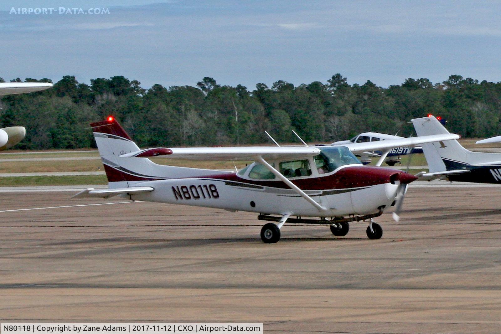 N80118, 1975 Cessna 172M C/N 17266382, At Conroe, Texas ( Lone Star Executive Airport )