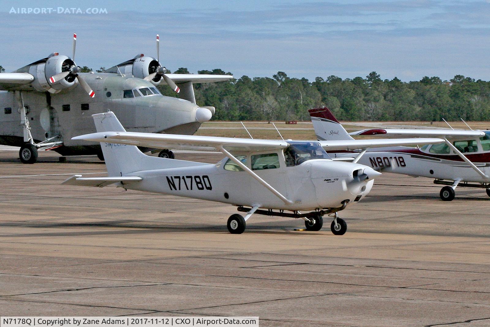 N7178Q, 1972 Cessna 172L C/N 17260478, At Conroe, Texas ( Lone Star Executive Airport )
